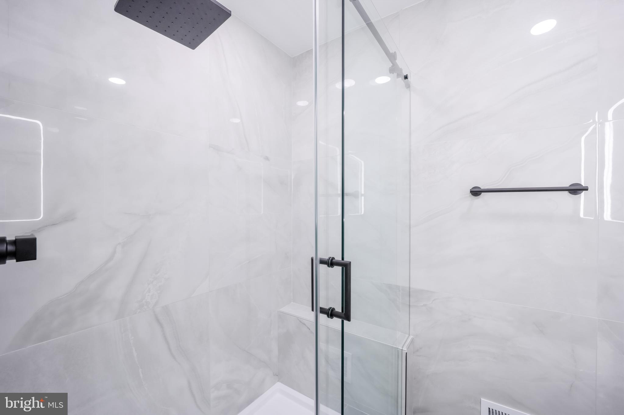 POOKS HILL - Residential