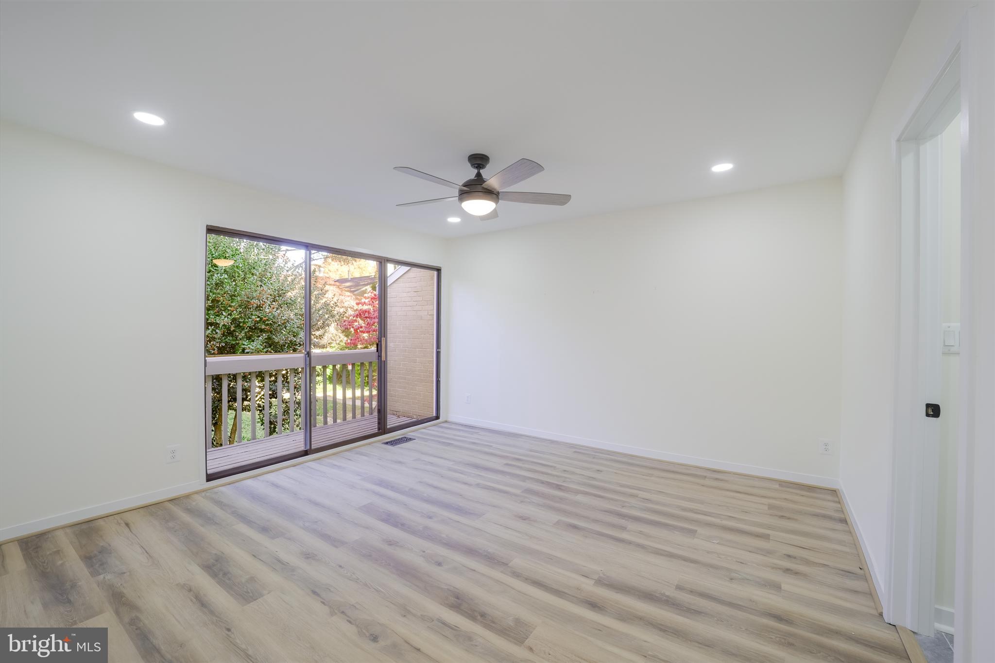 POOKS HILL - Residential