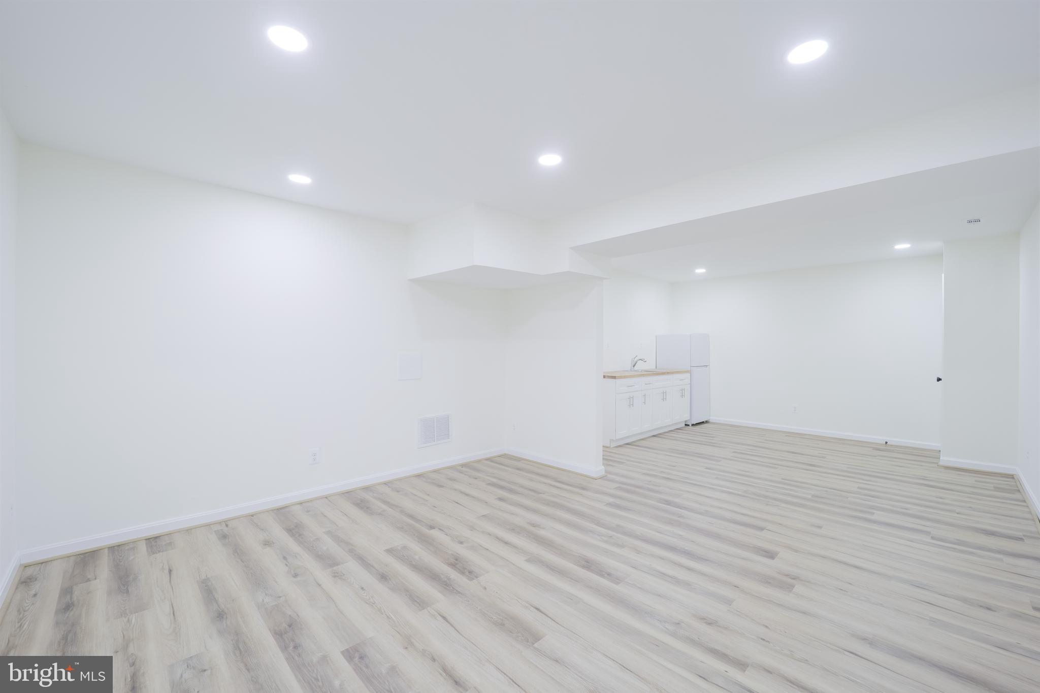 POOKS HILL - Residential