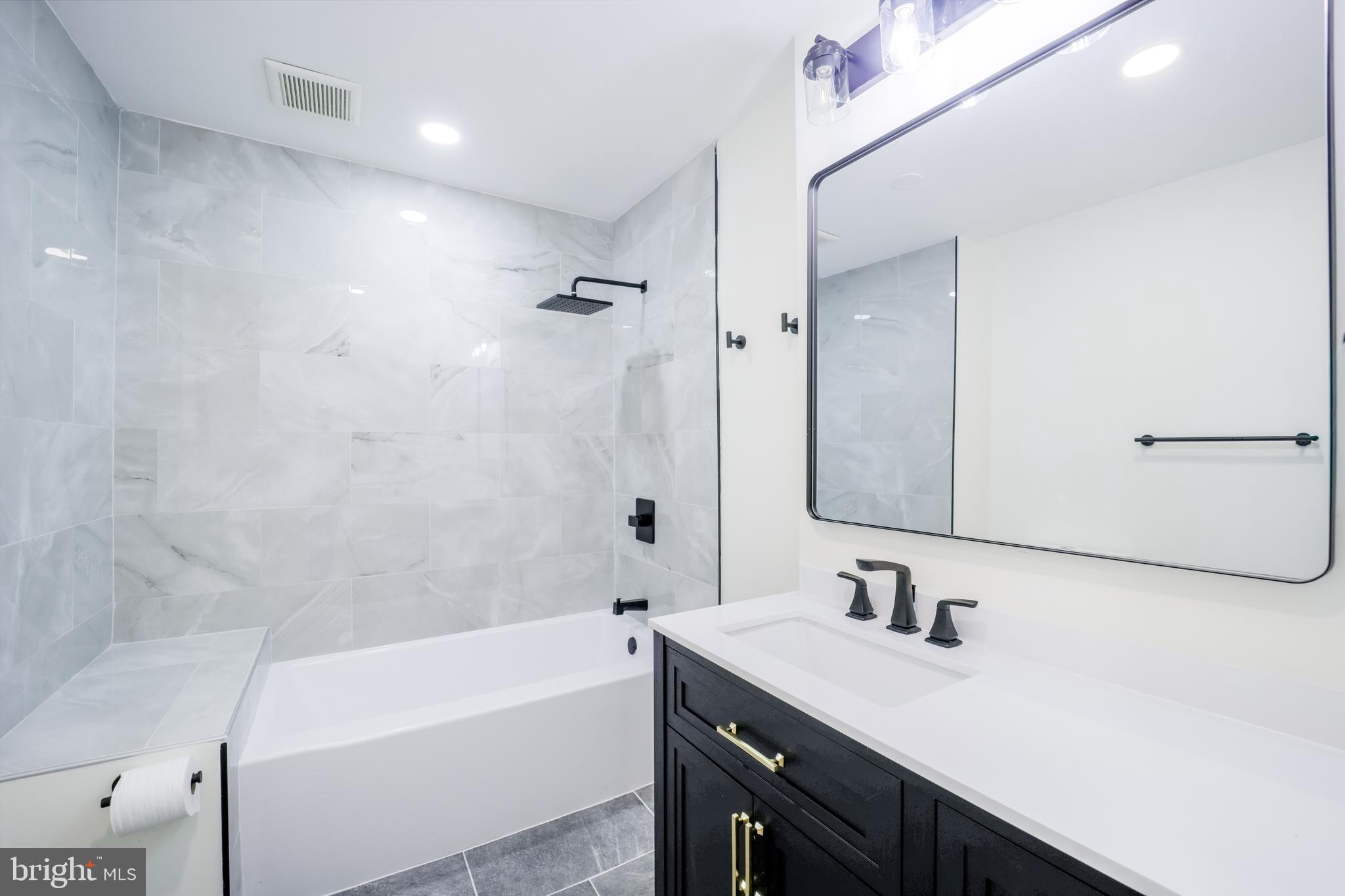 POOKS HILL - Residential