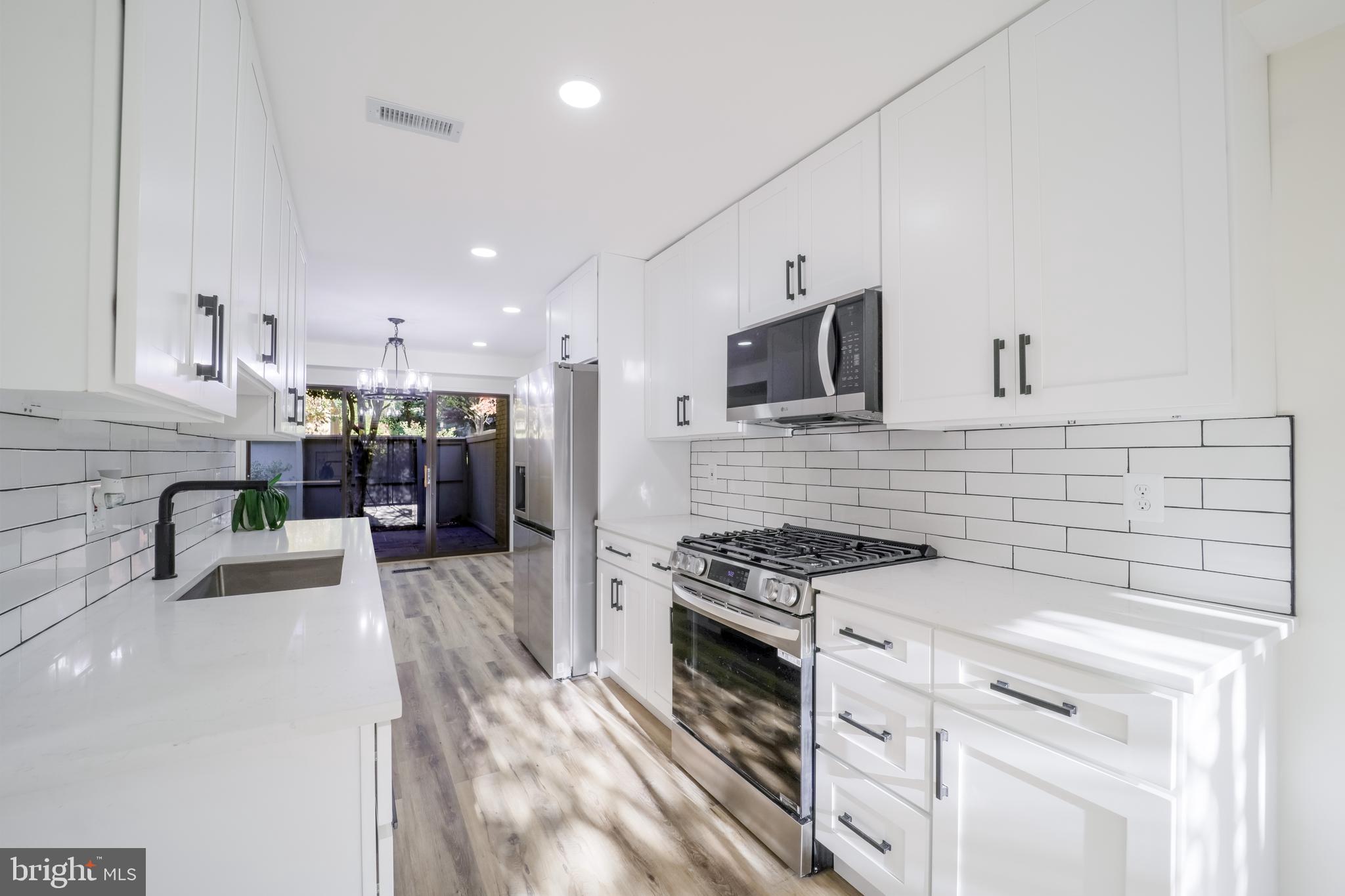 POOKS HILL - Residential