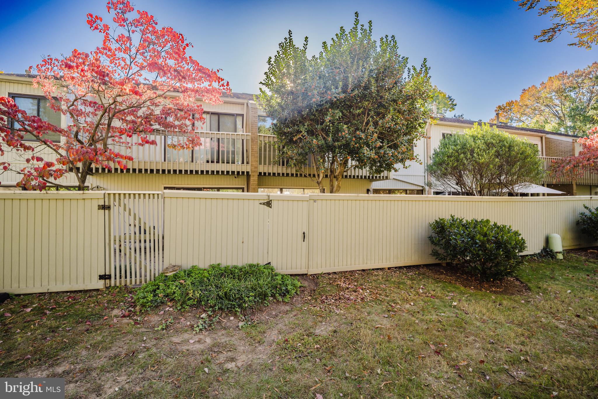 POOKS HILL - Residential