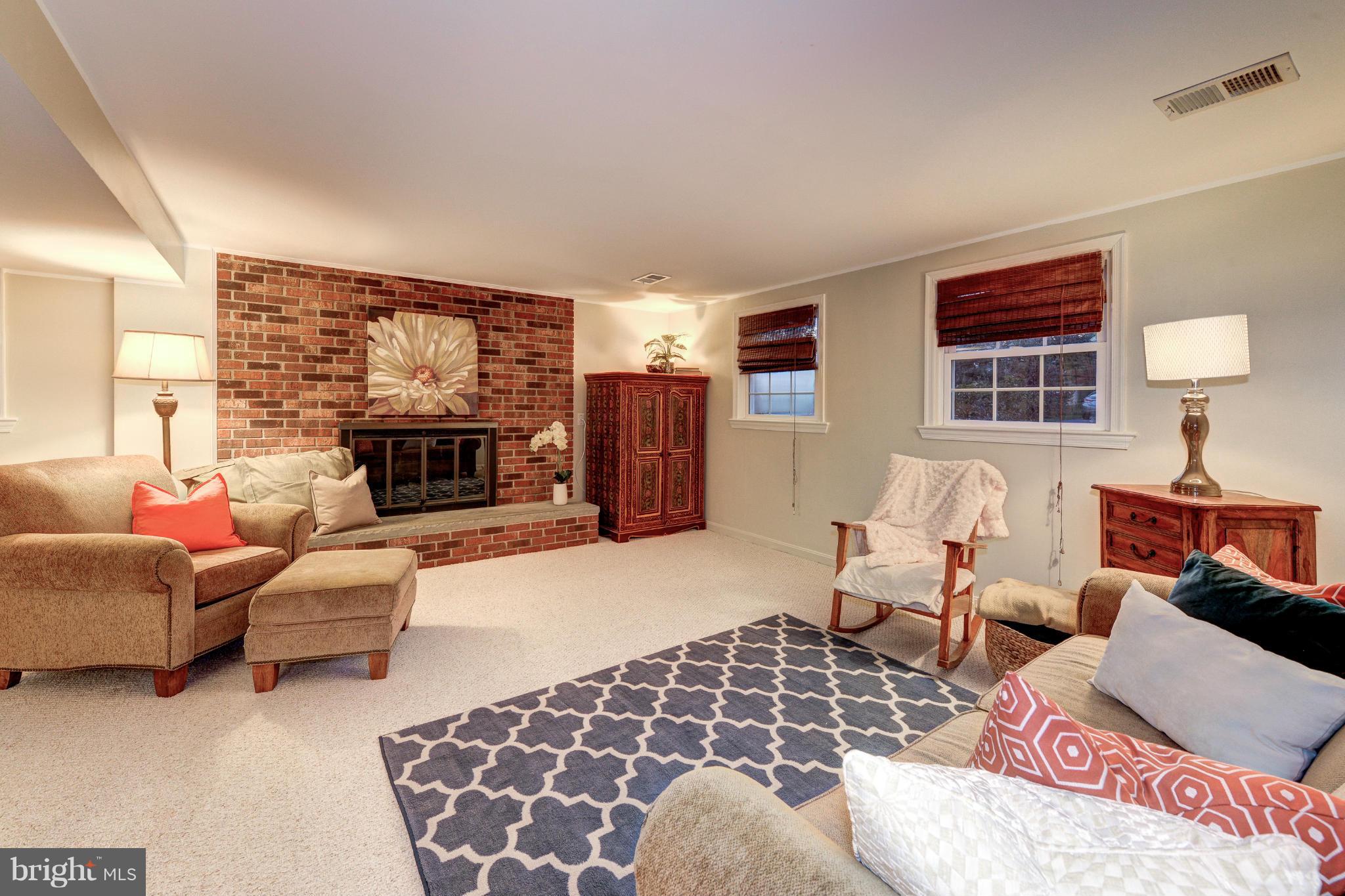 HAYFIELD FARM - Residential