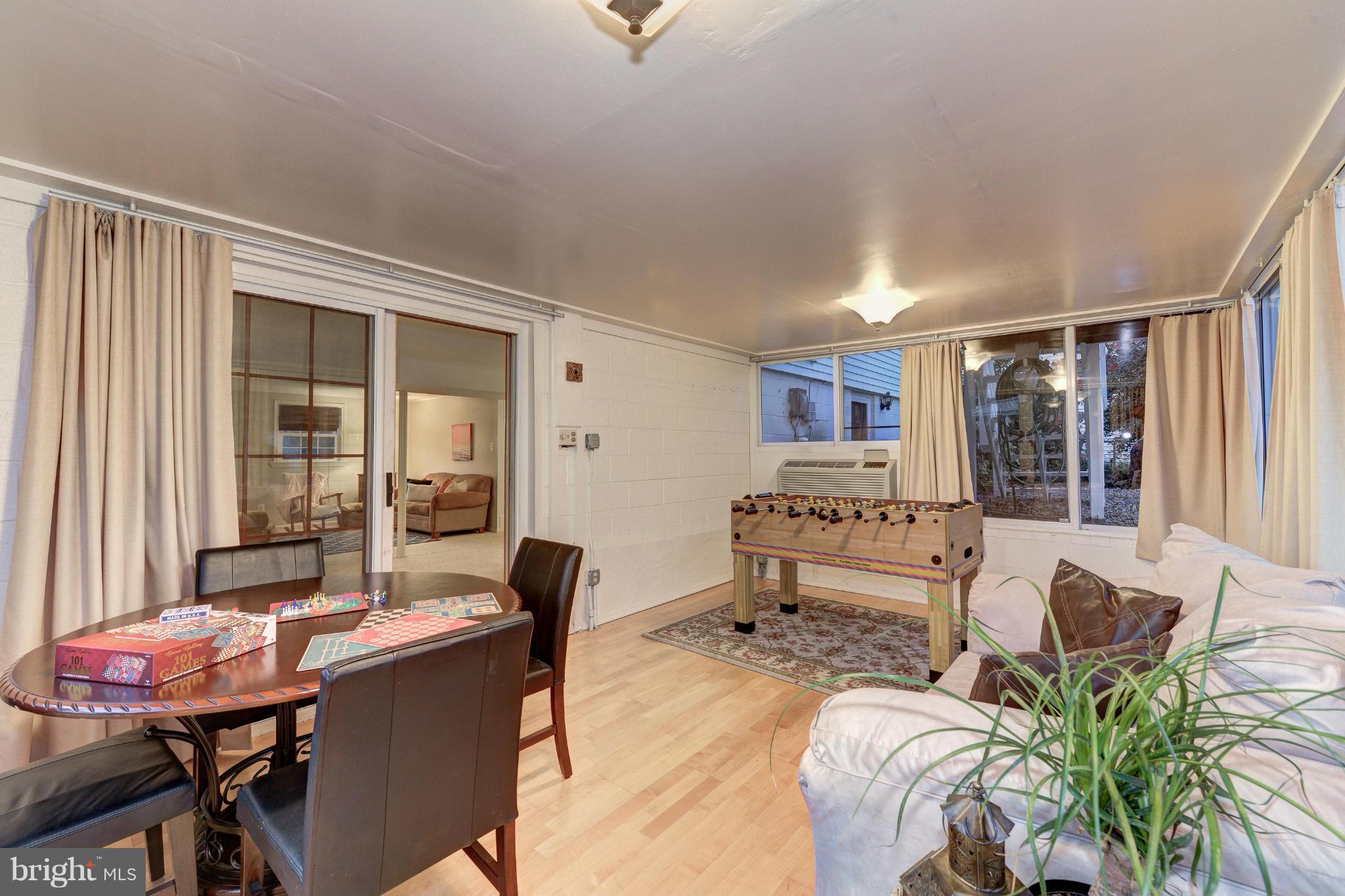 HAYFIELD FARM - Residential