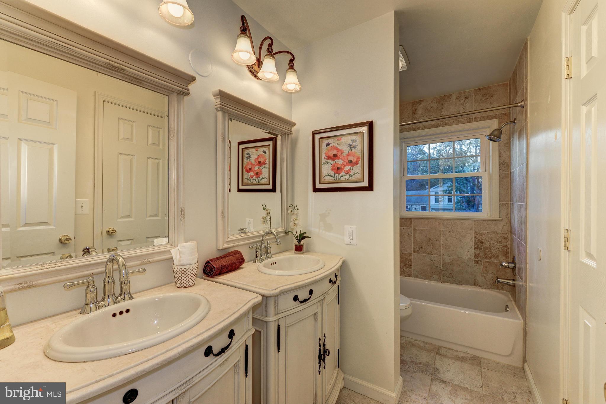 HAYFIELD FARM - Residential