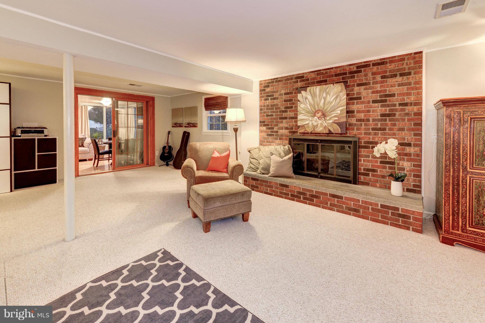 HAYFIELD FARM - Residential