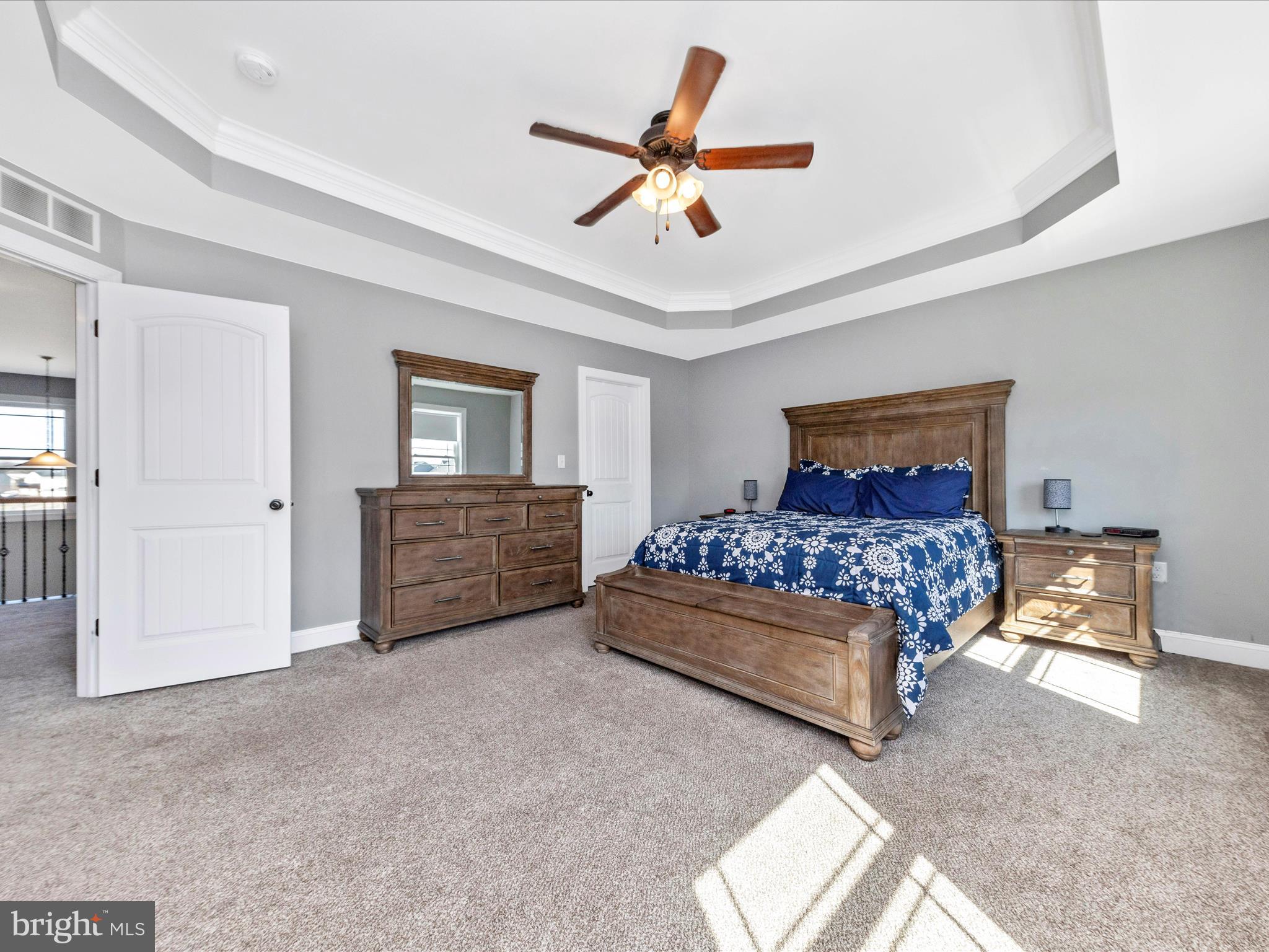 ROLLING HILLS - Residential