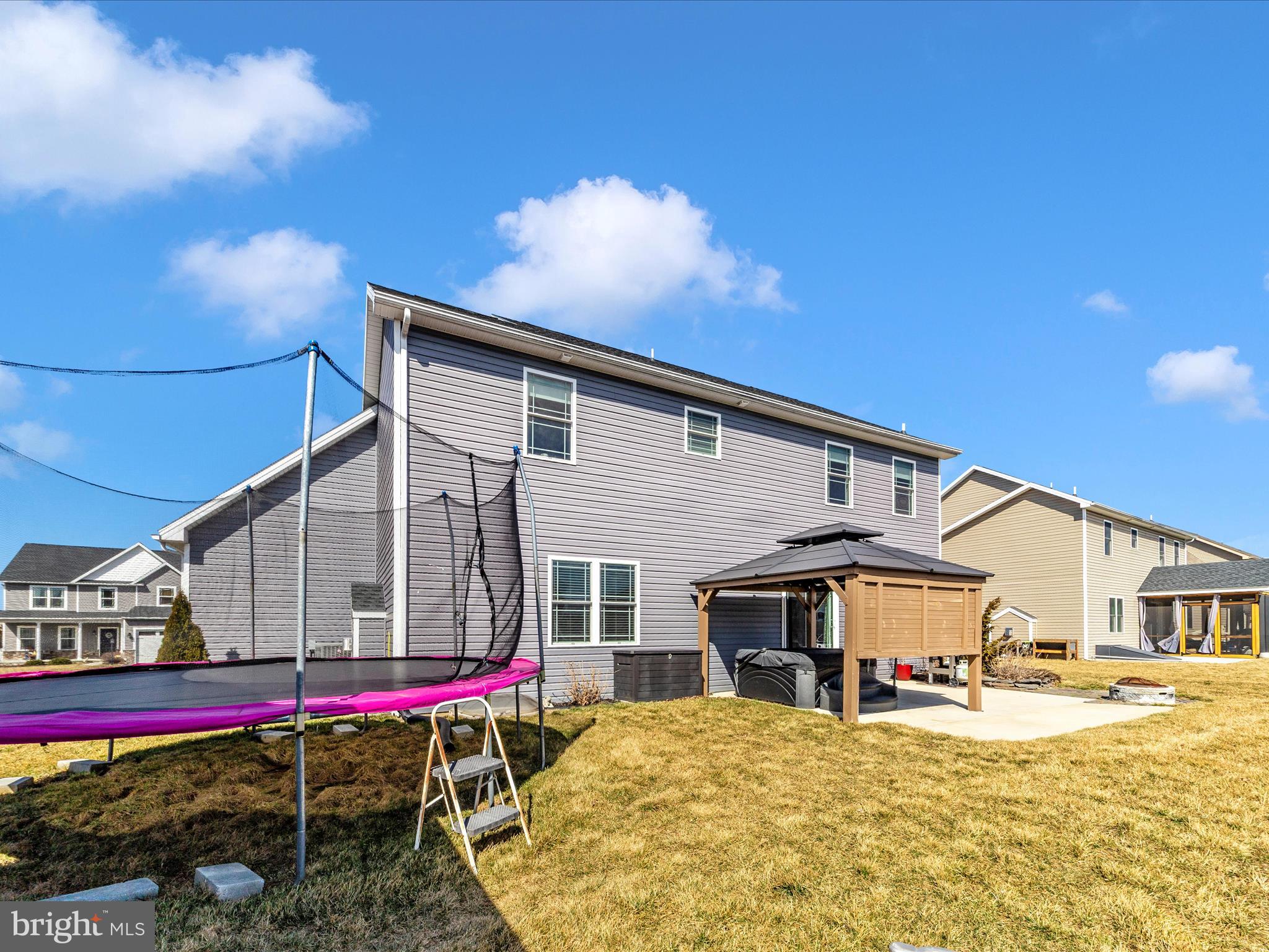 ROLLING HILLS - Residential