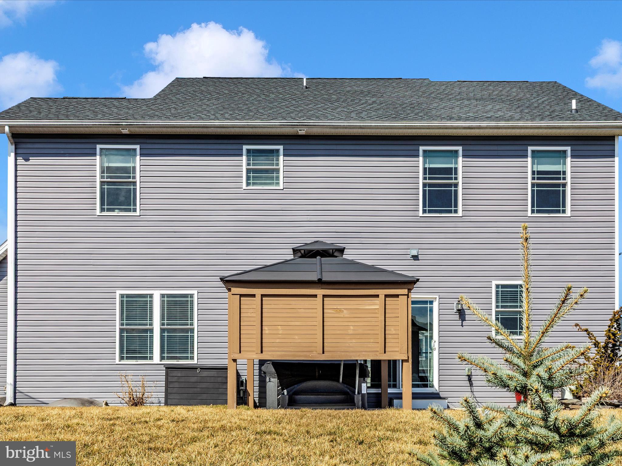 ROLLING HILLS - Residential