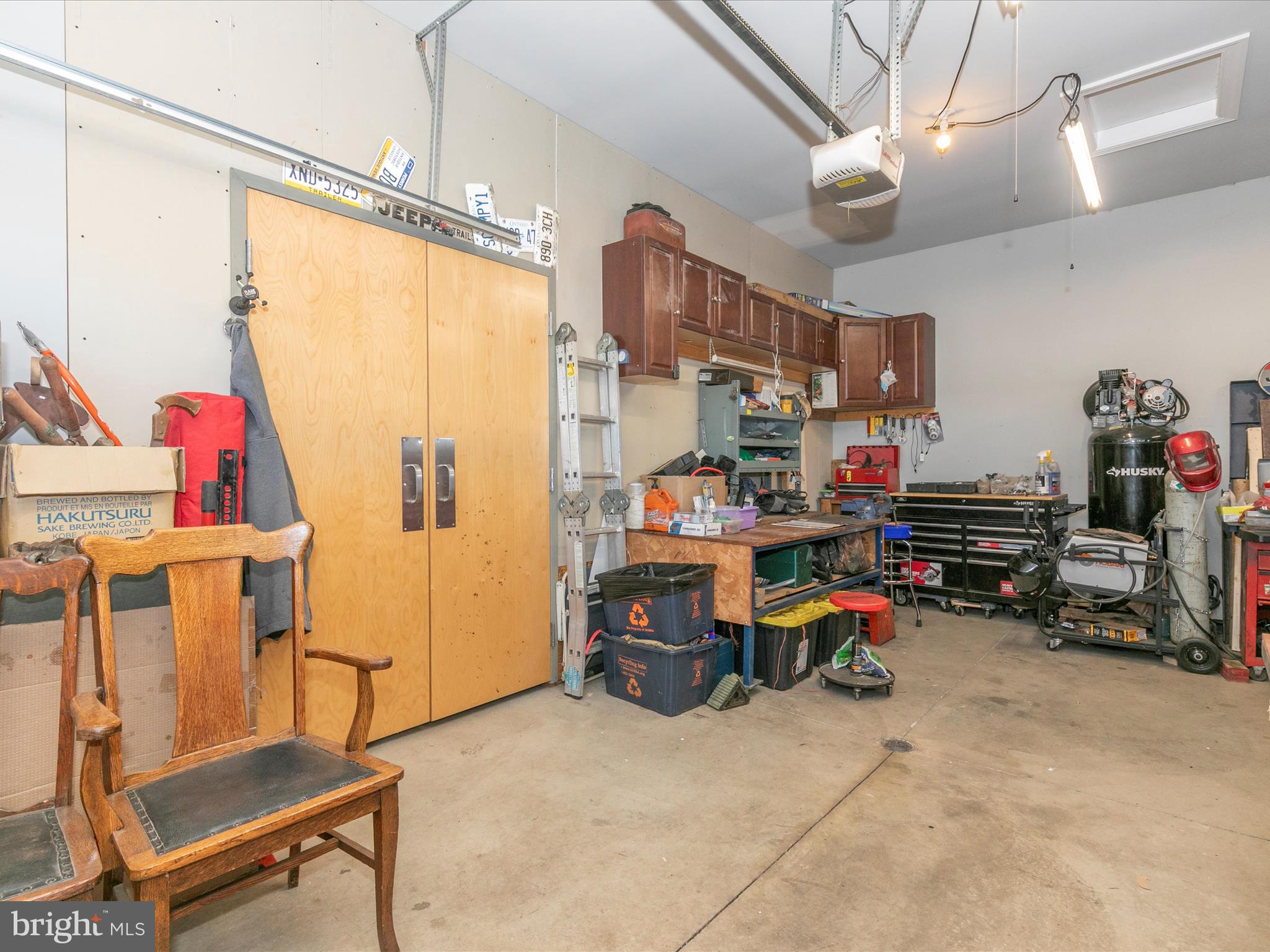 ROLLING HILLS - Residential