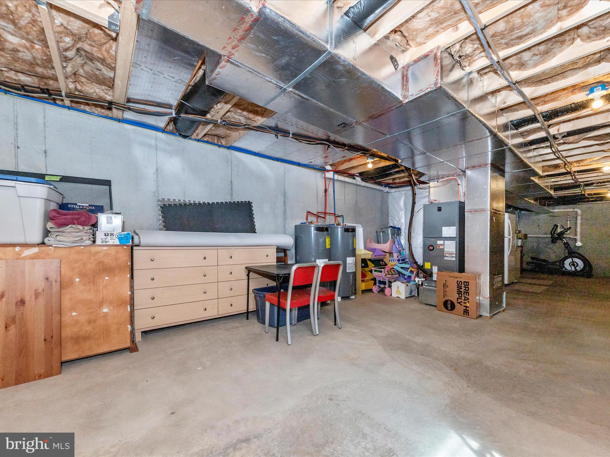 ROLLING HILLS - Residential