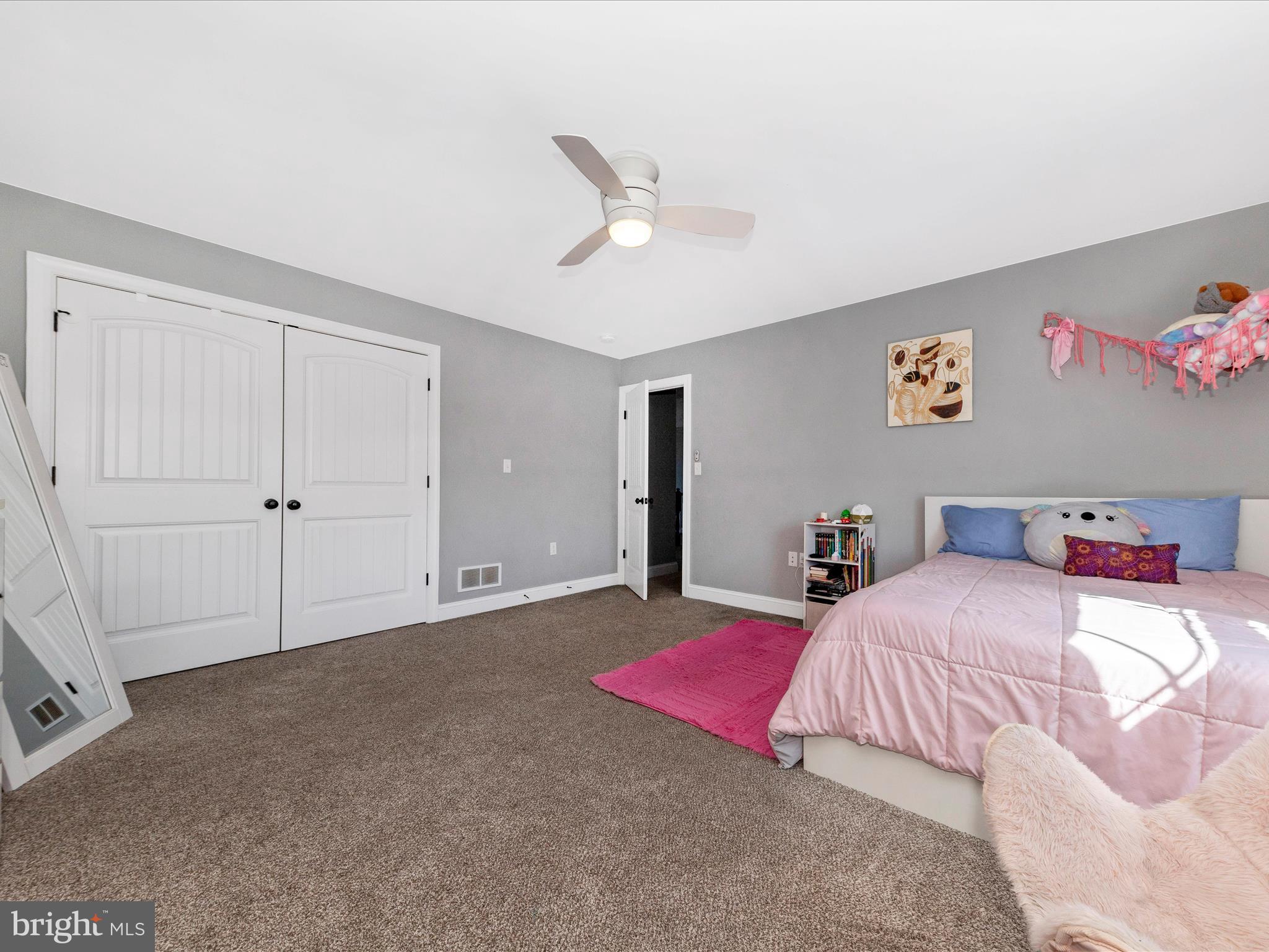 ROLLING HILLS - Residential