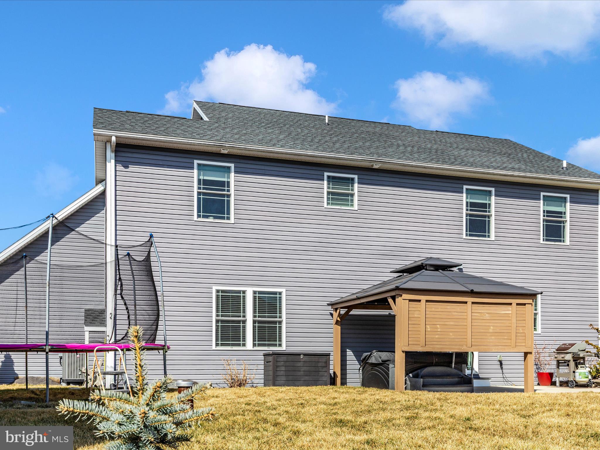 ROLLING HILLS - Residential