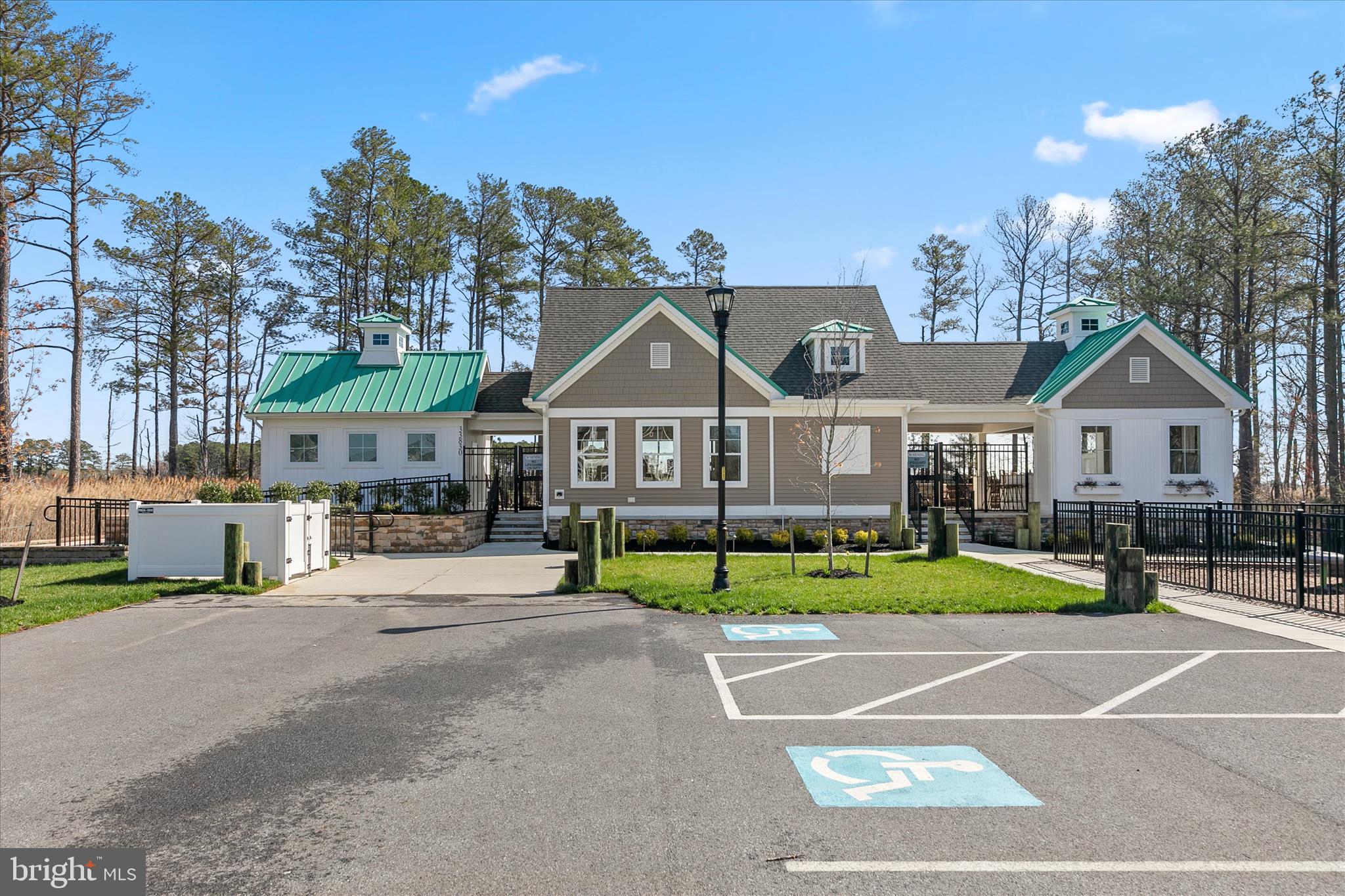 MARSH ISLAND IN LEWES - Residential