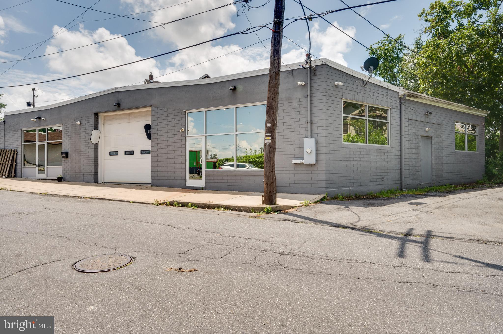600 N HOFFERT STREET