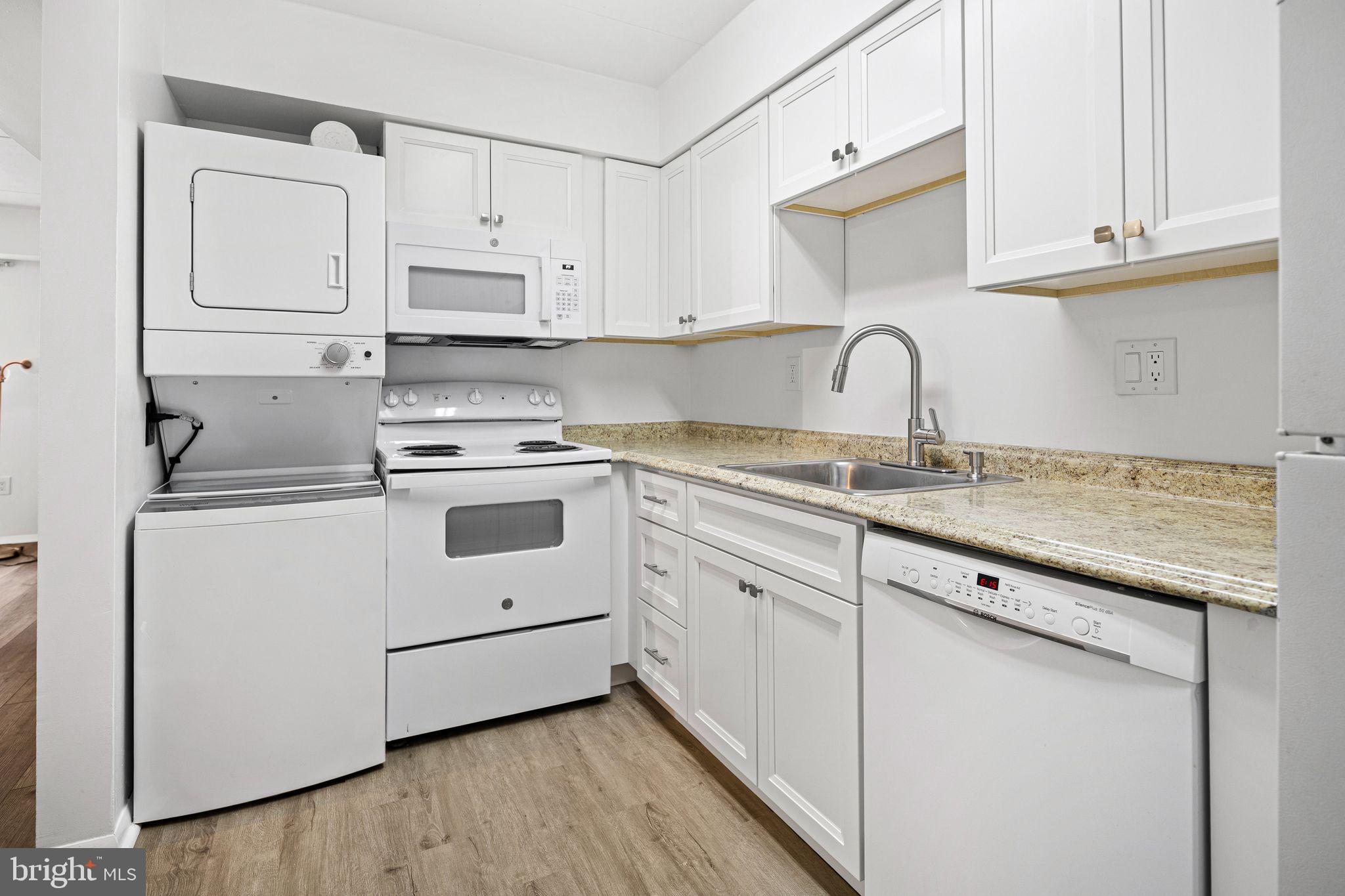 WASHINGTON SQ WEST - Residential