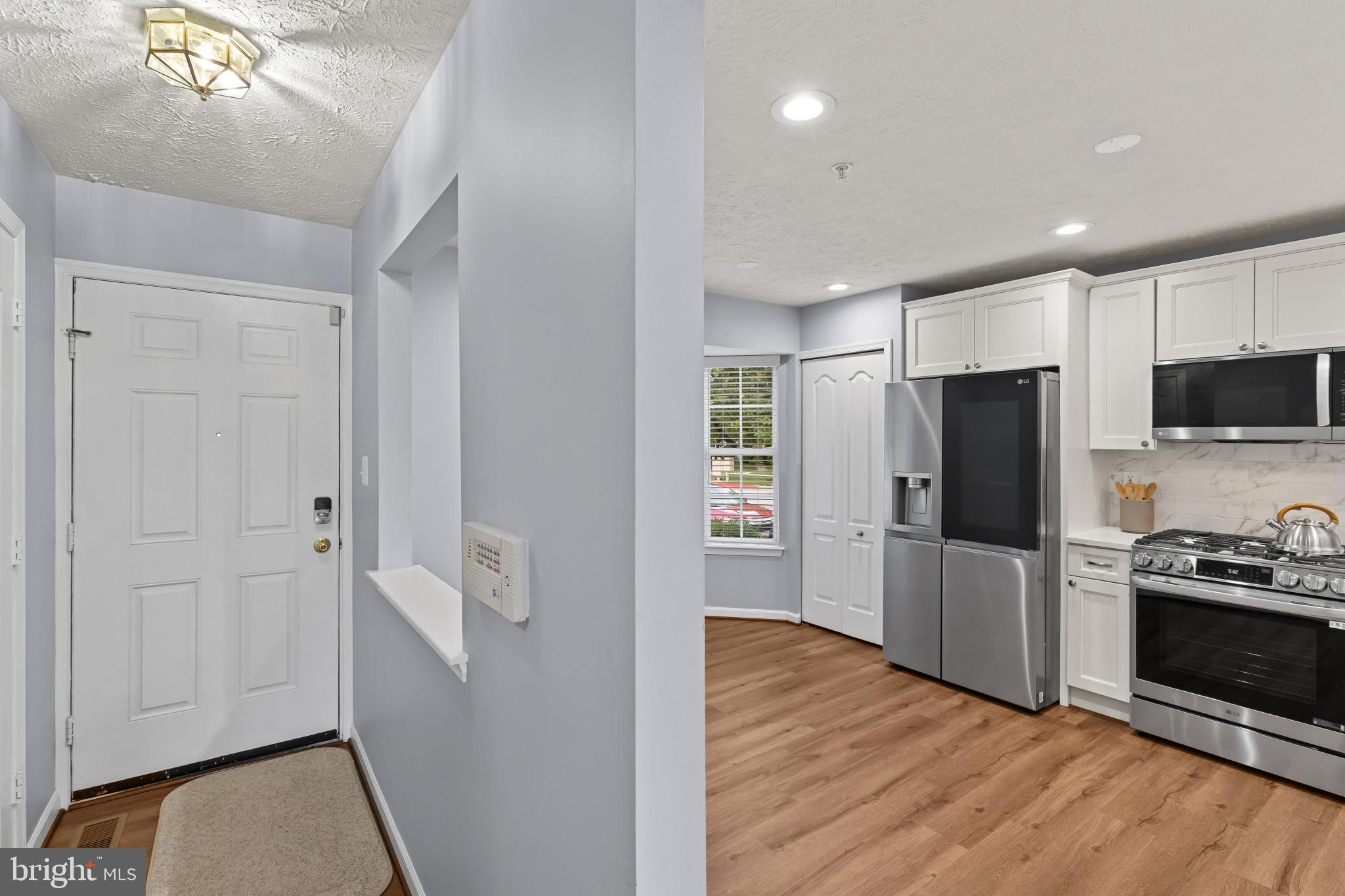 3317 HOLLOW COURT