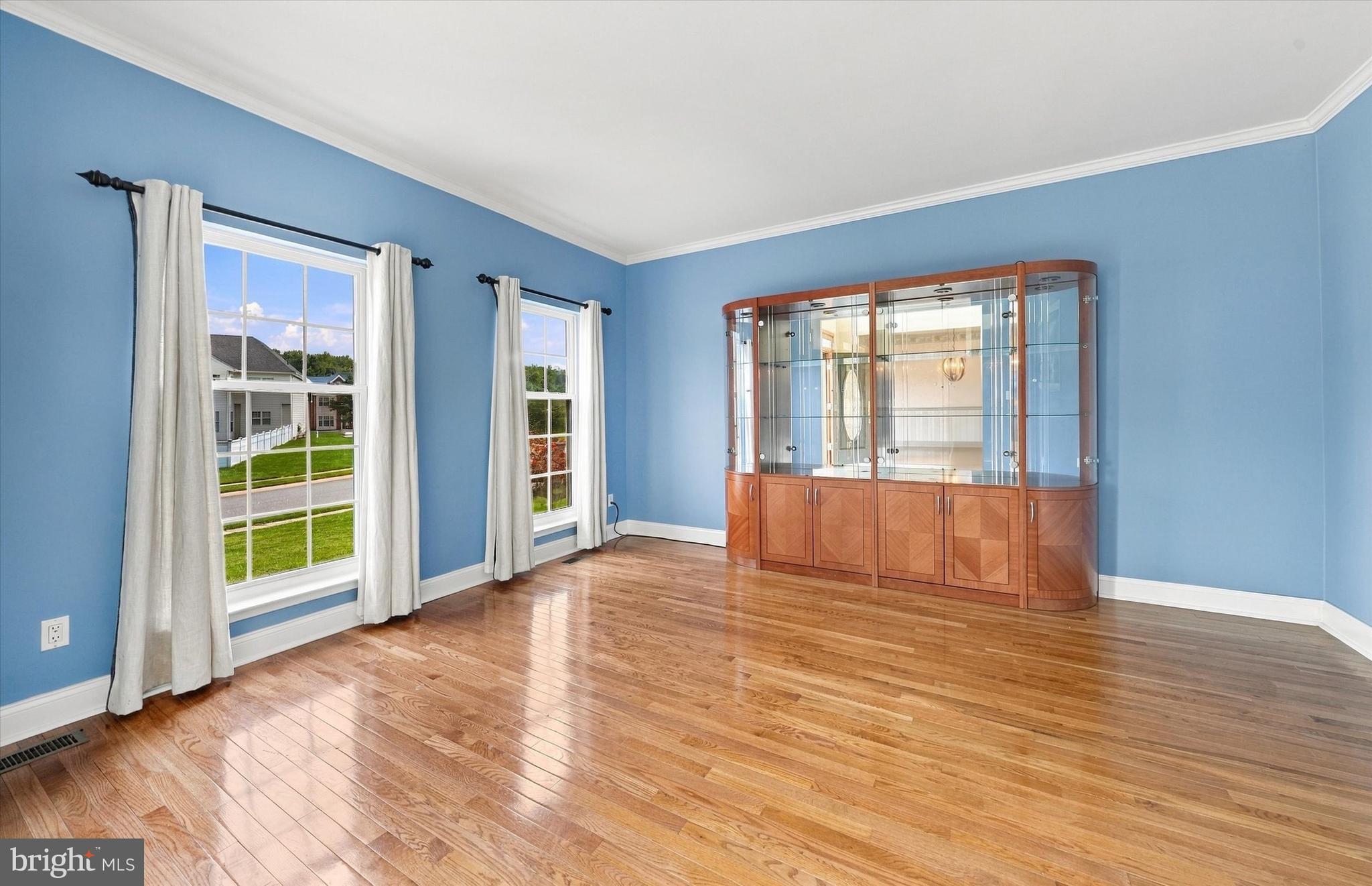 8 CRABAPPLE DRIVE