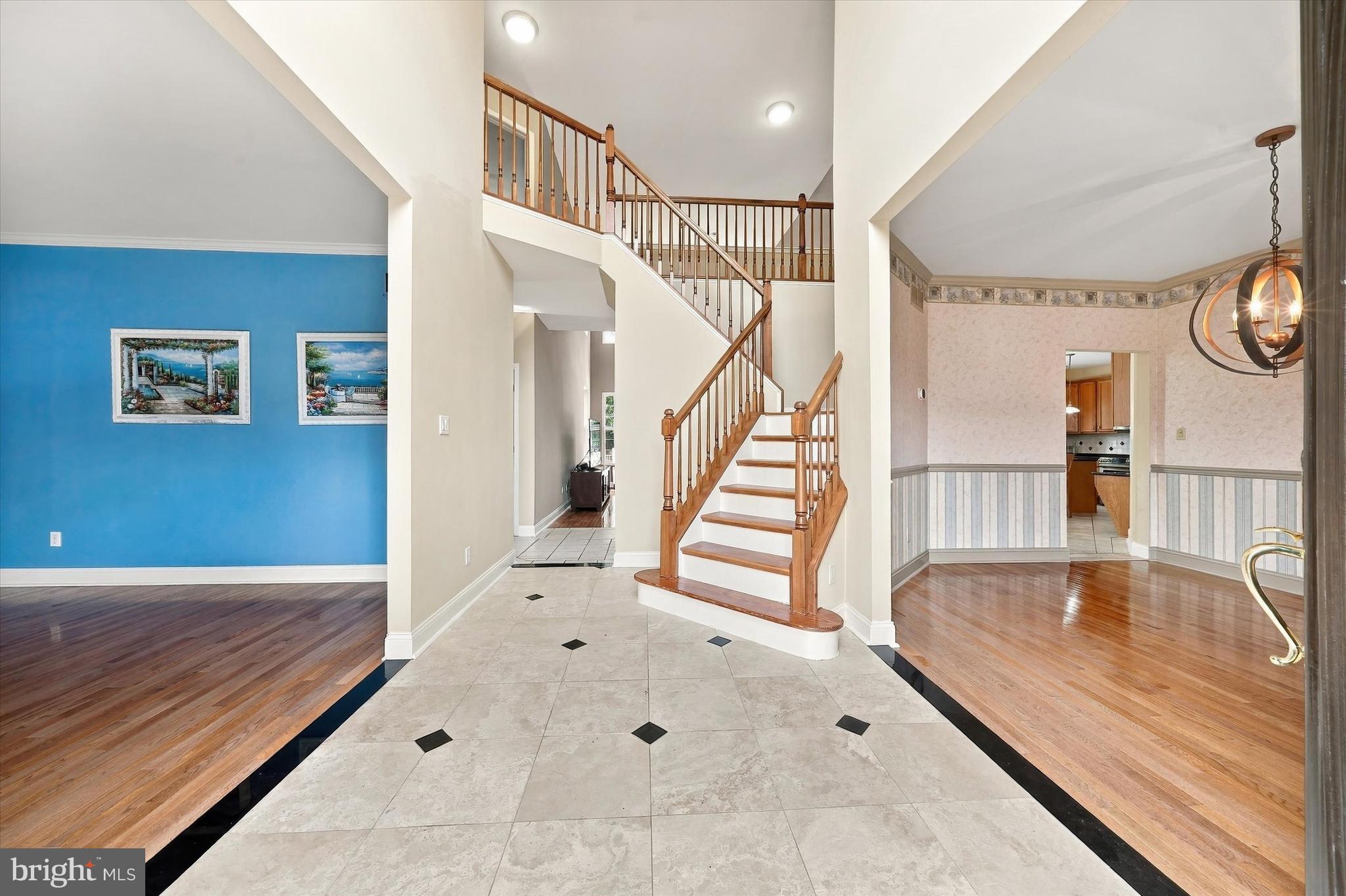 8 CRABAPPLE DRIVE