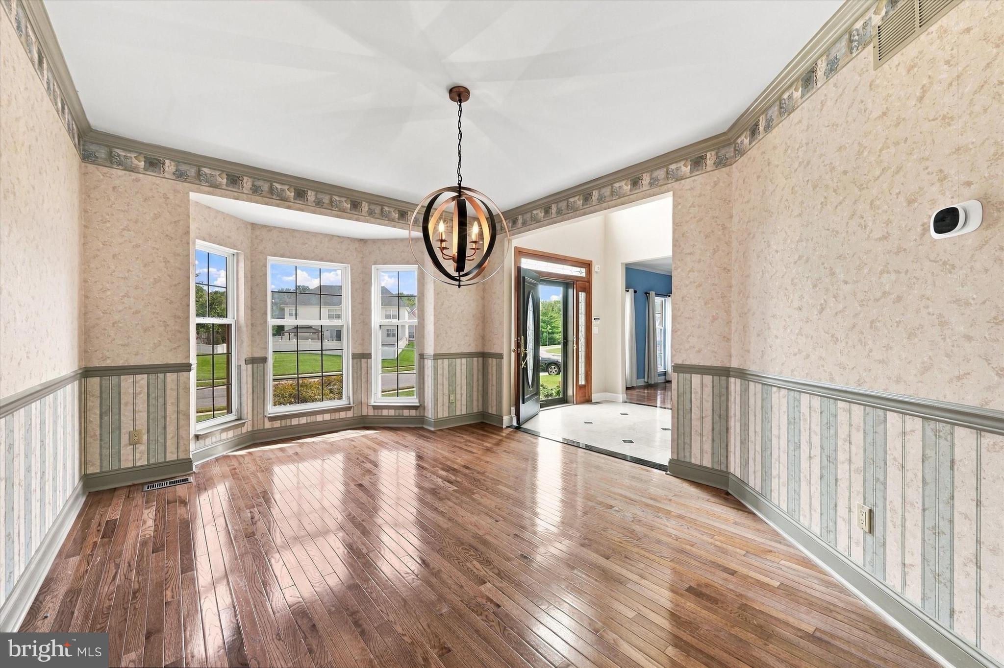 8 CRABAPPLE DRIVE