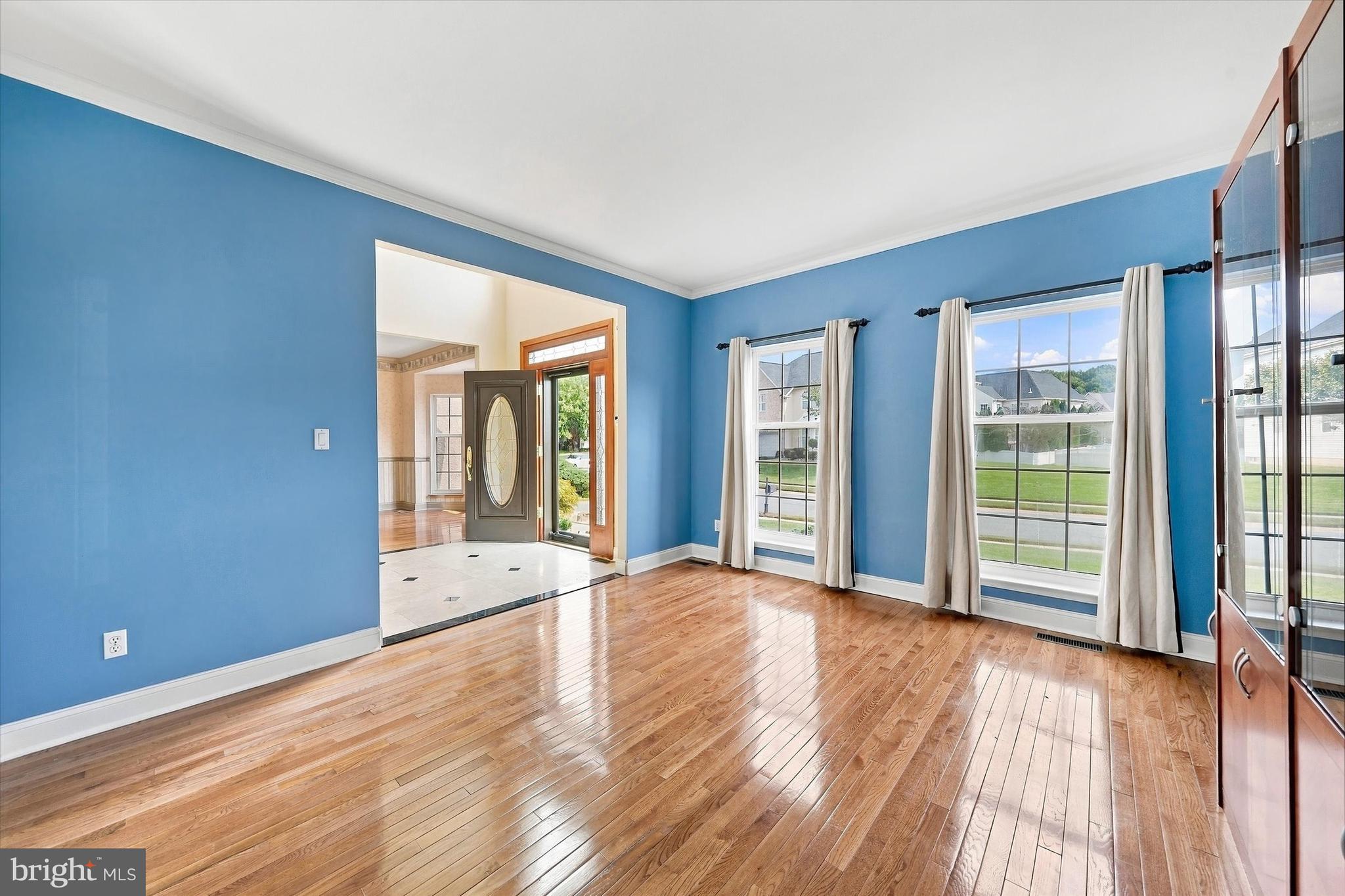 8 CRABAPPLE DRIVE