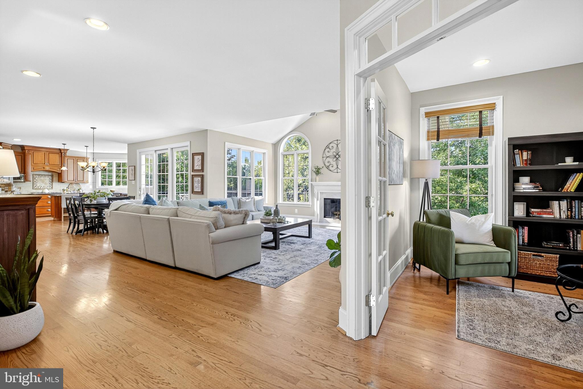 CHERRY CREEK - Residential