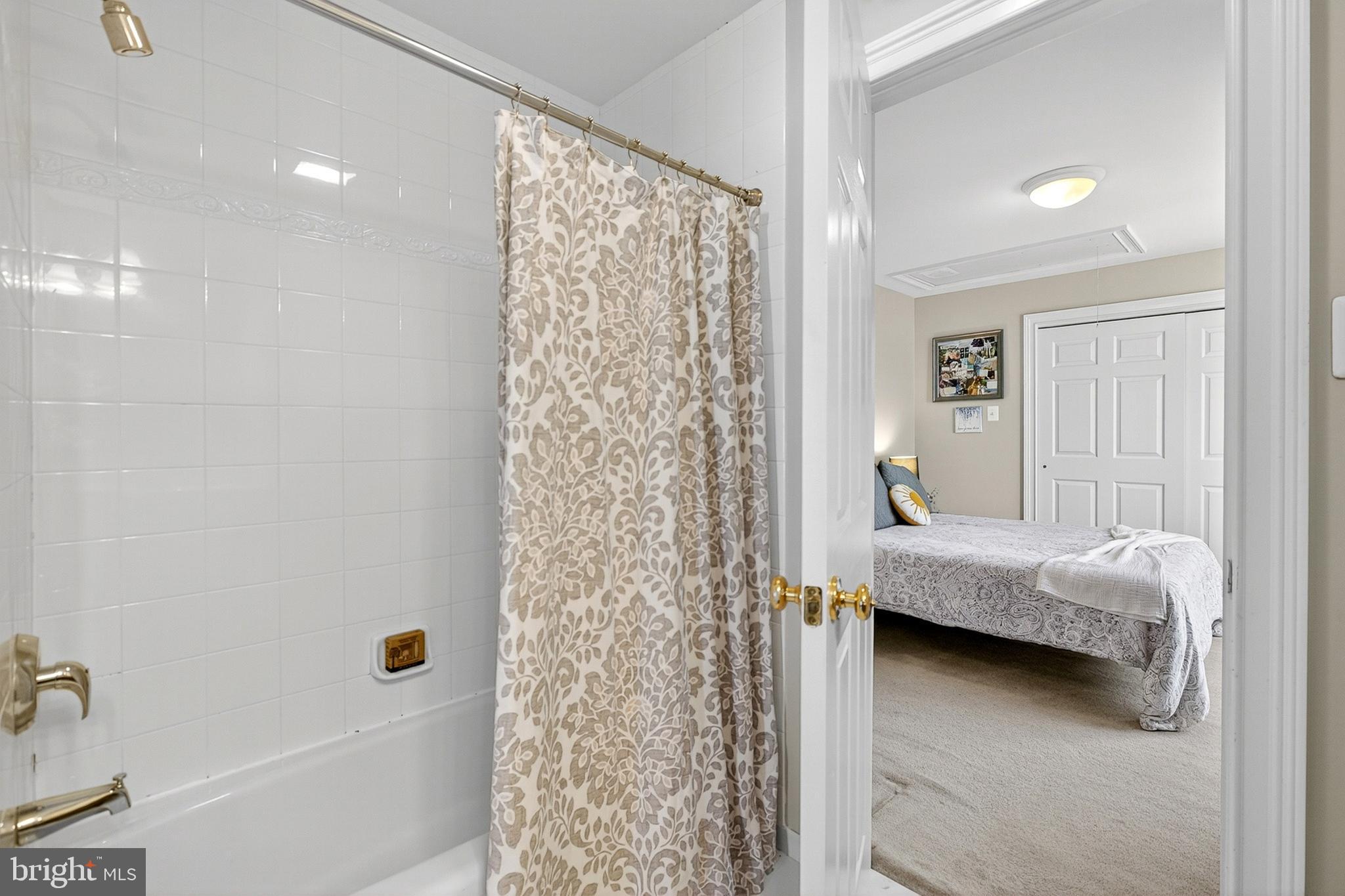 CHERRY CREEK - Residential