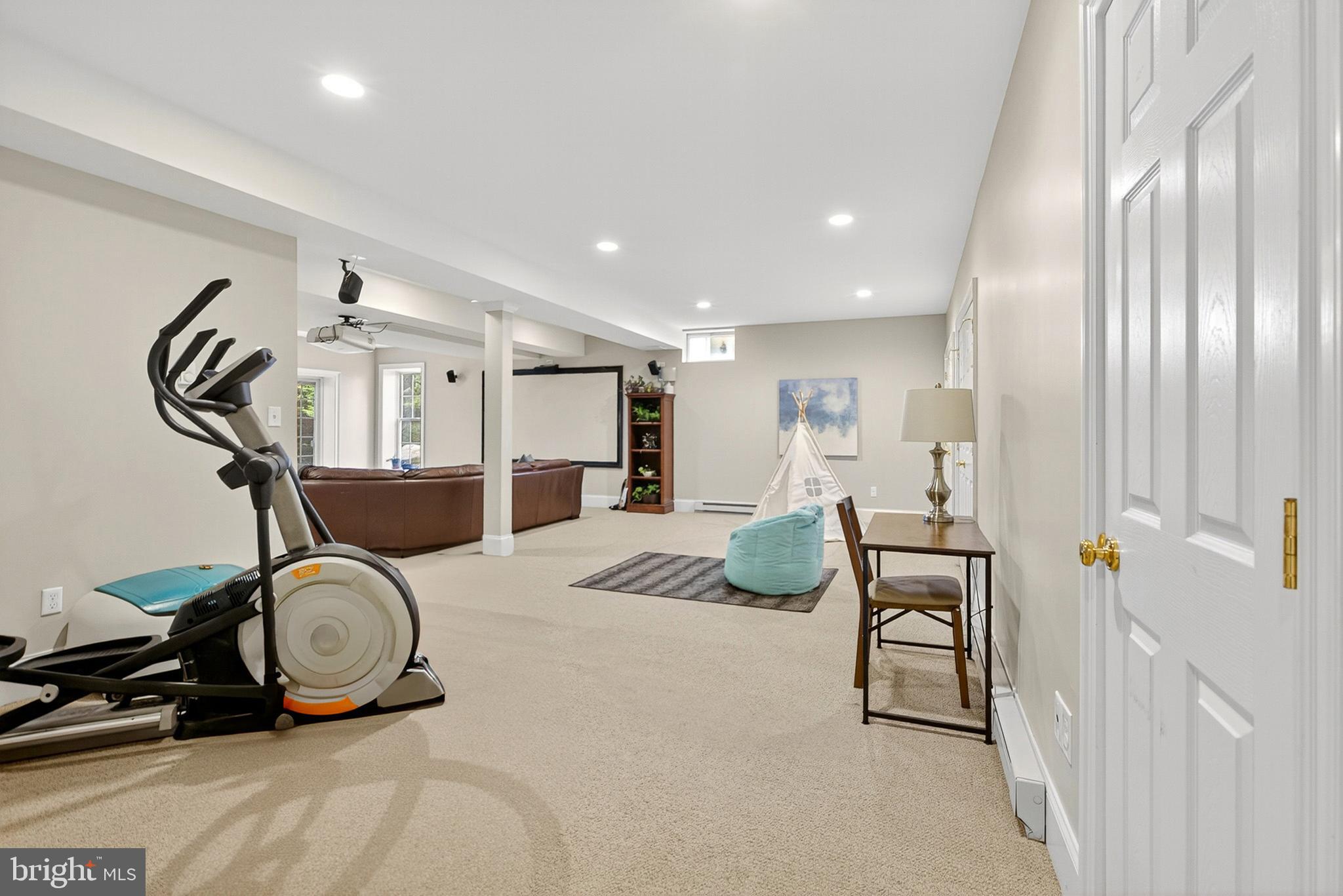 CHERRY CREEK - Residential