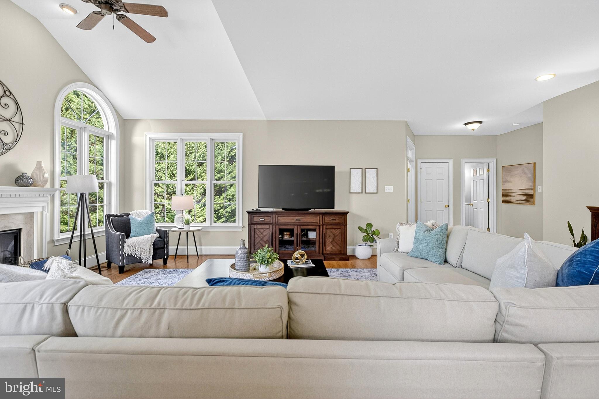 CHERRY CREEK - Residential