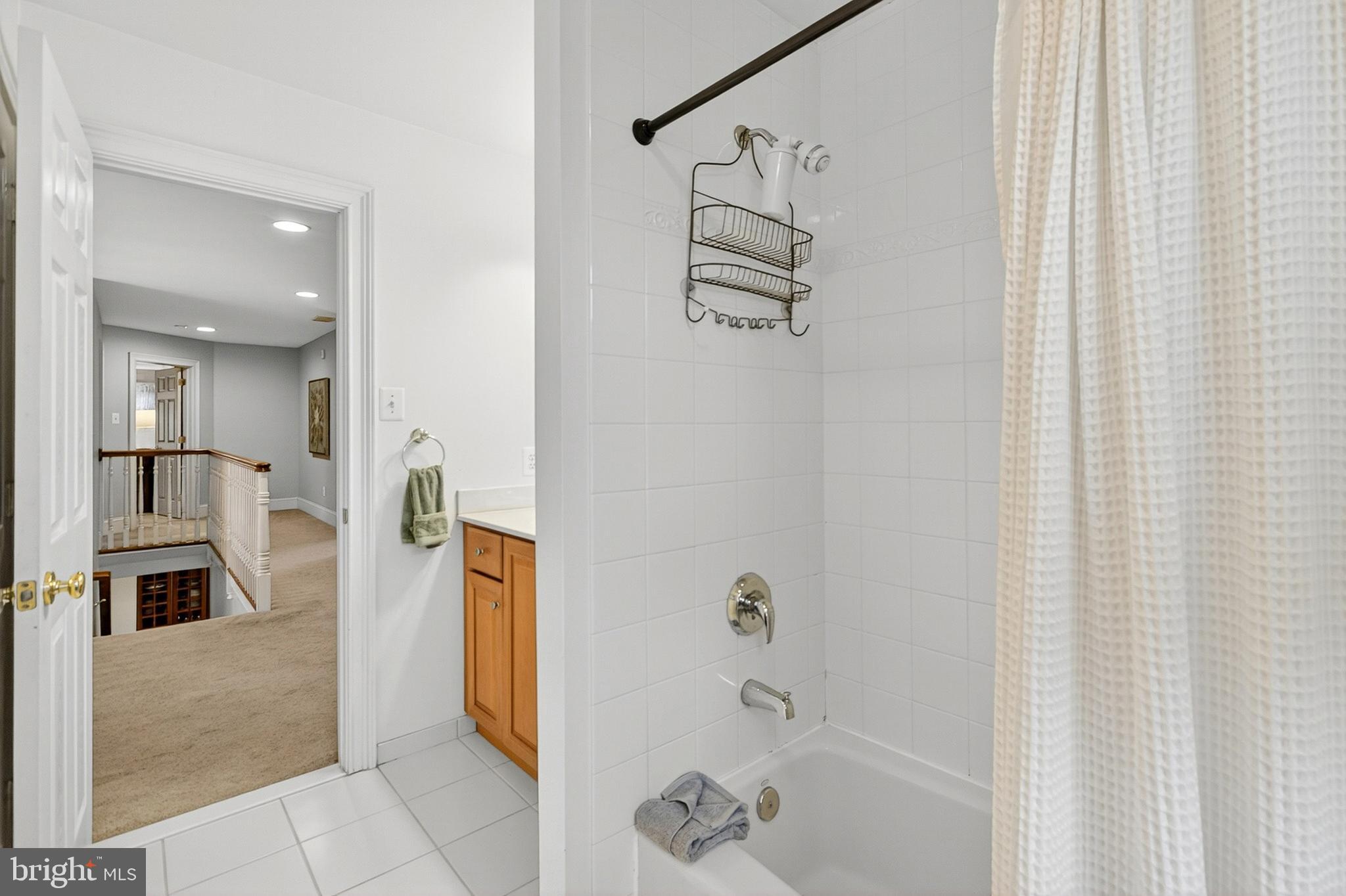 CHERRY CREEK - Residential