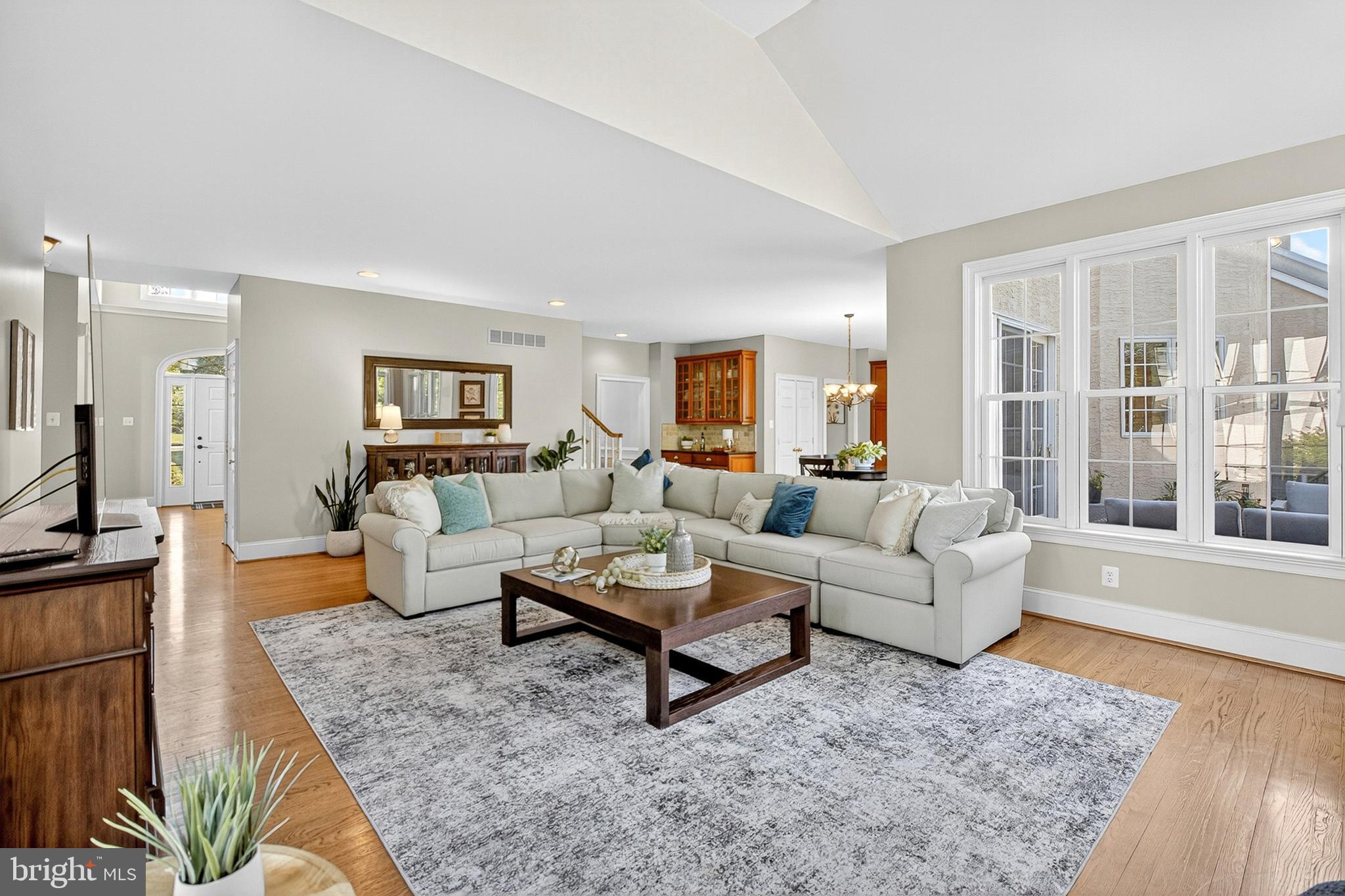 CHERRY CREEK - Residential