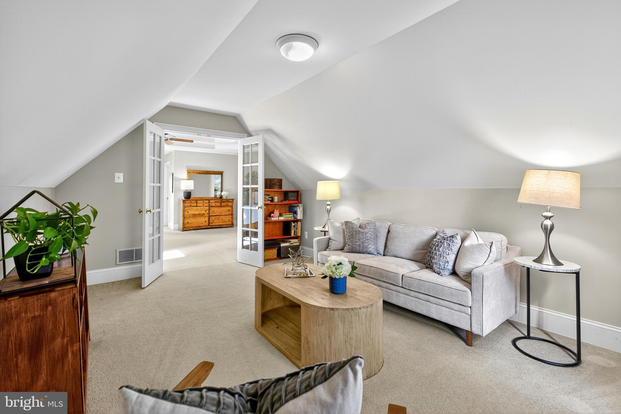 CHERRY CREEK - Residential