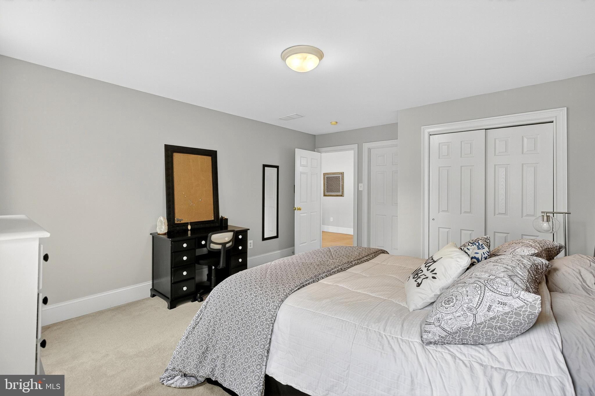 CHERRY CREEK - Residential