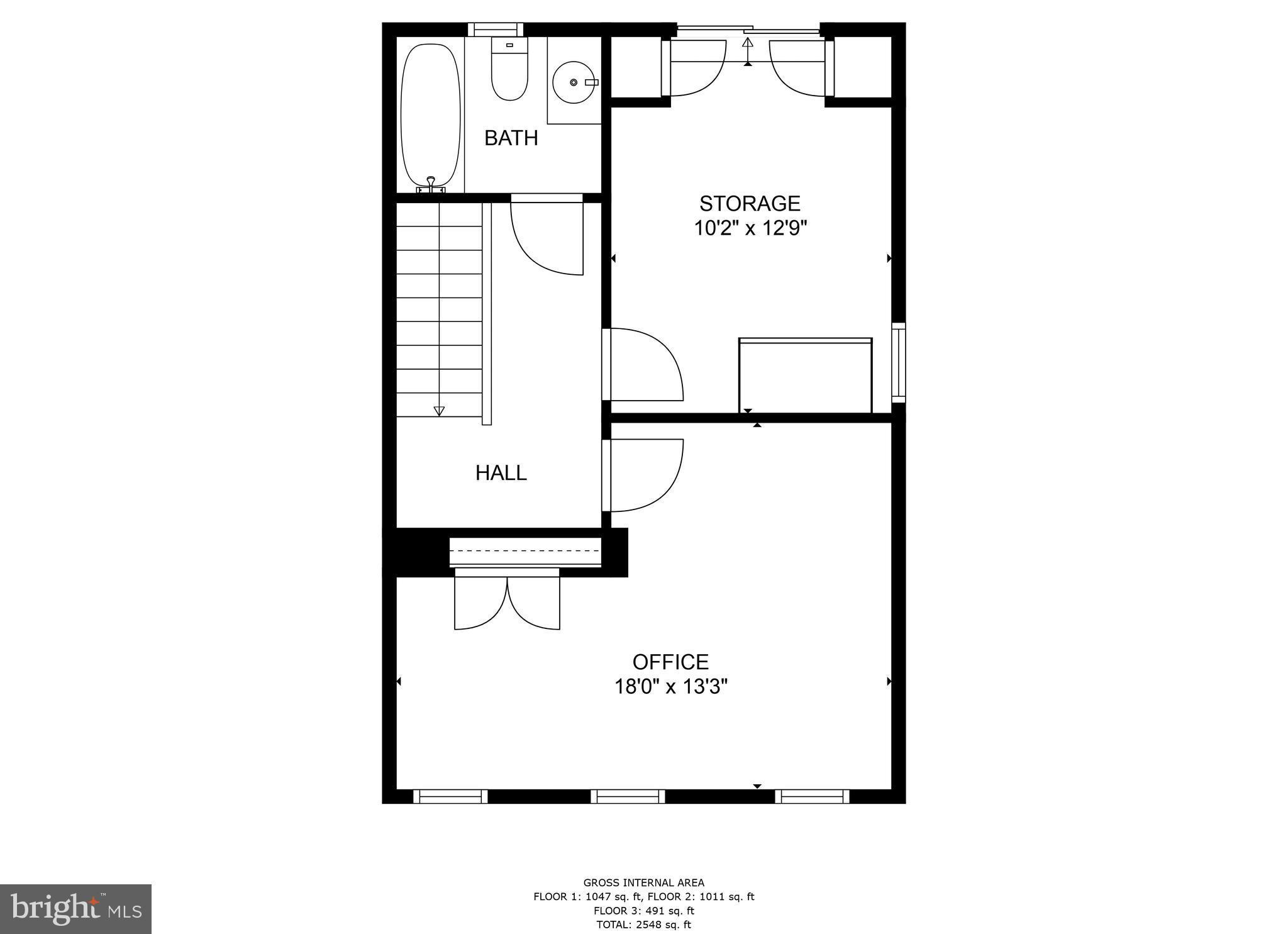 Main image without alt text