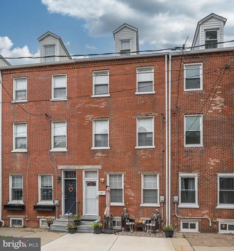 Photo of 103 Middlesex Street, GLOUCESTER CITY, NJ 08030 (MLS # NJCD2108936)