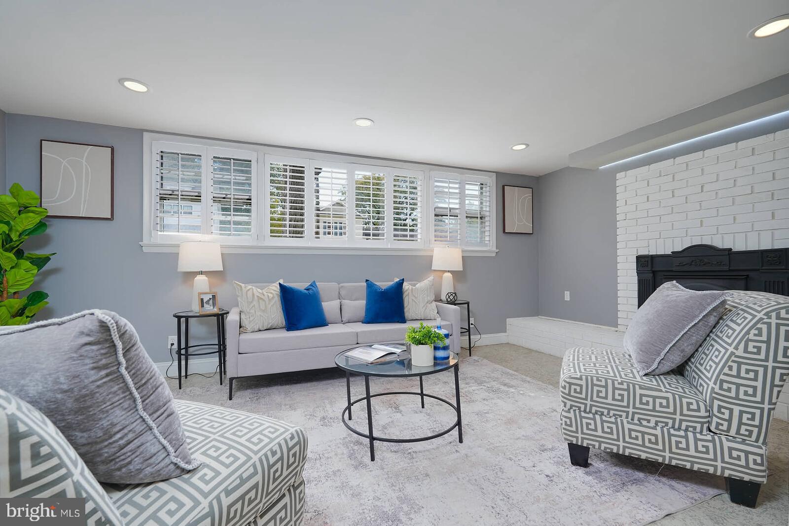 VIENNA WOODS - Residential