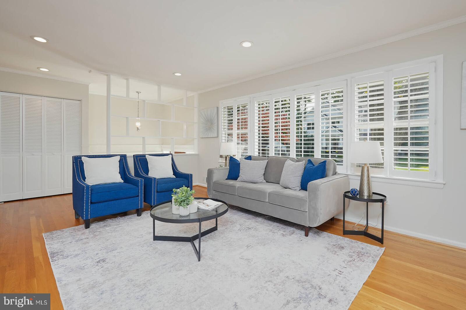 VIENNA WOODS - Residential