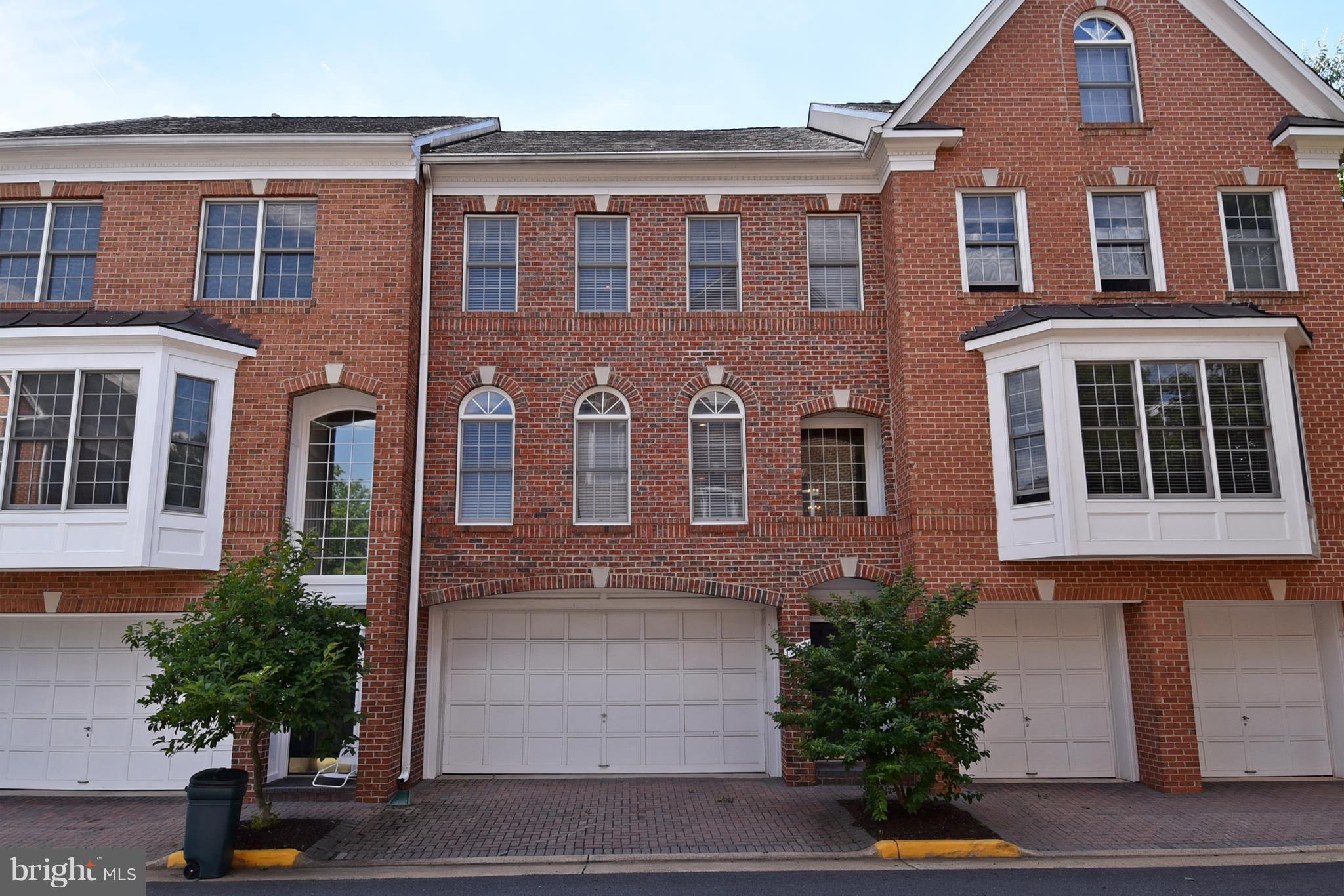 MCLEAN CREST - Residential Lease