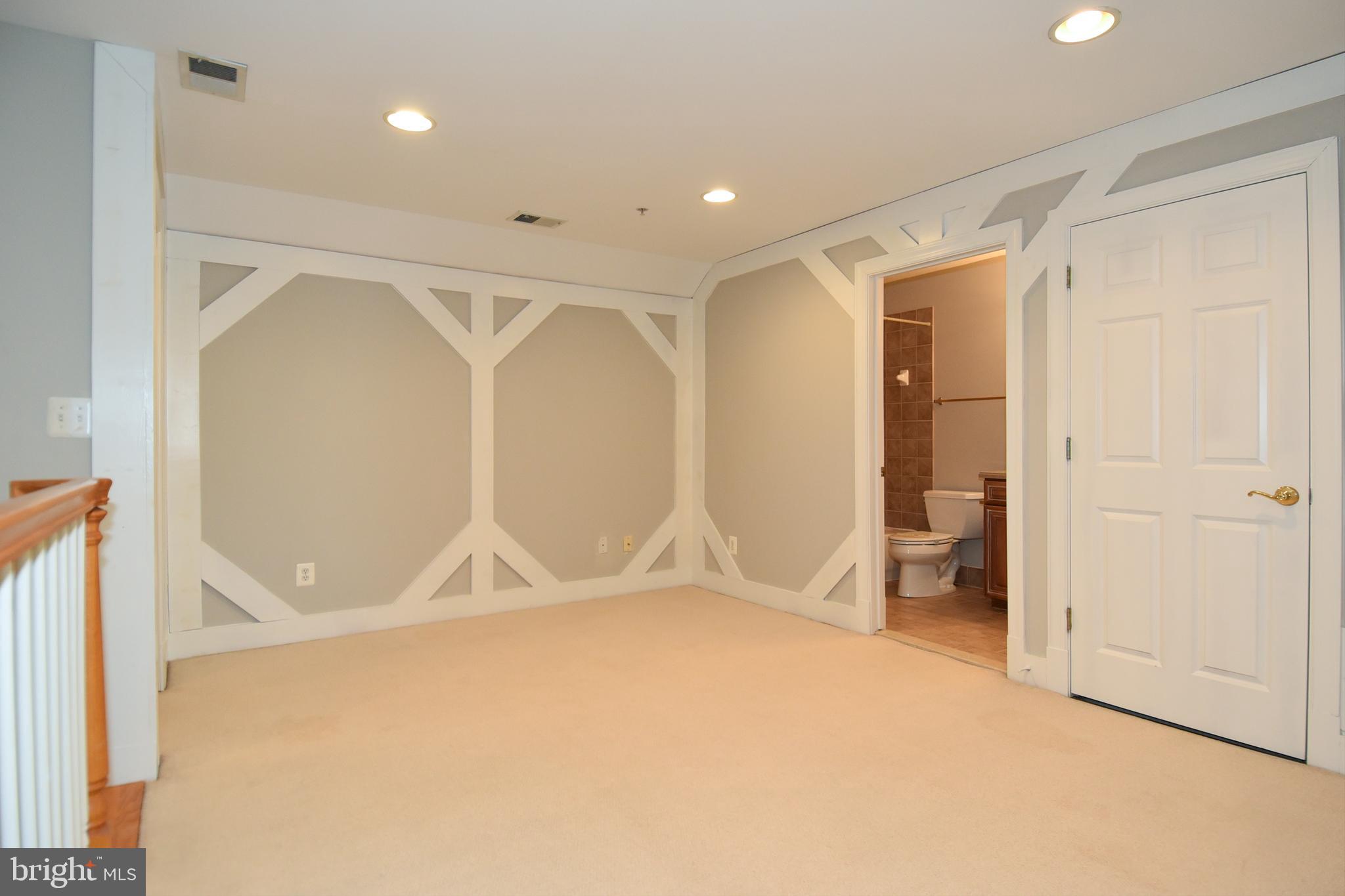 MCLEAN CREST - Residential Lease