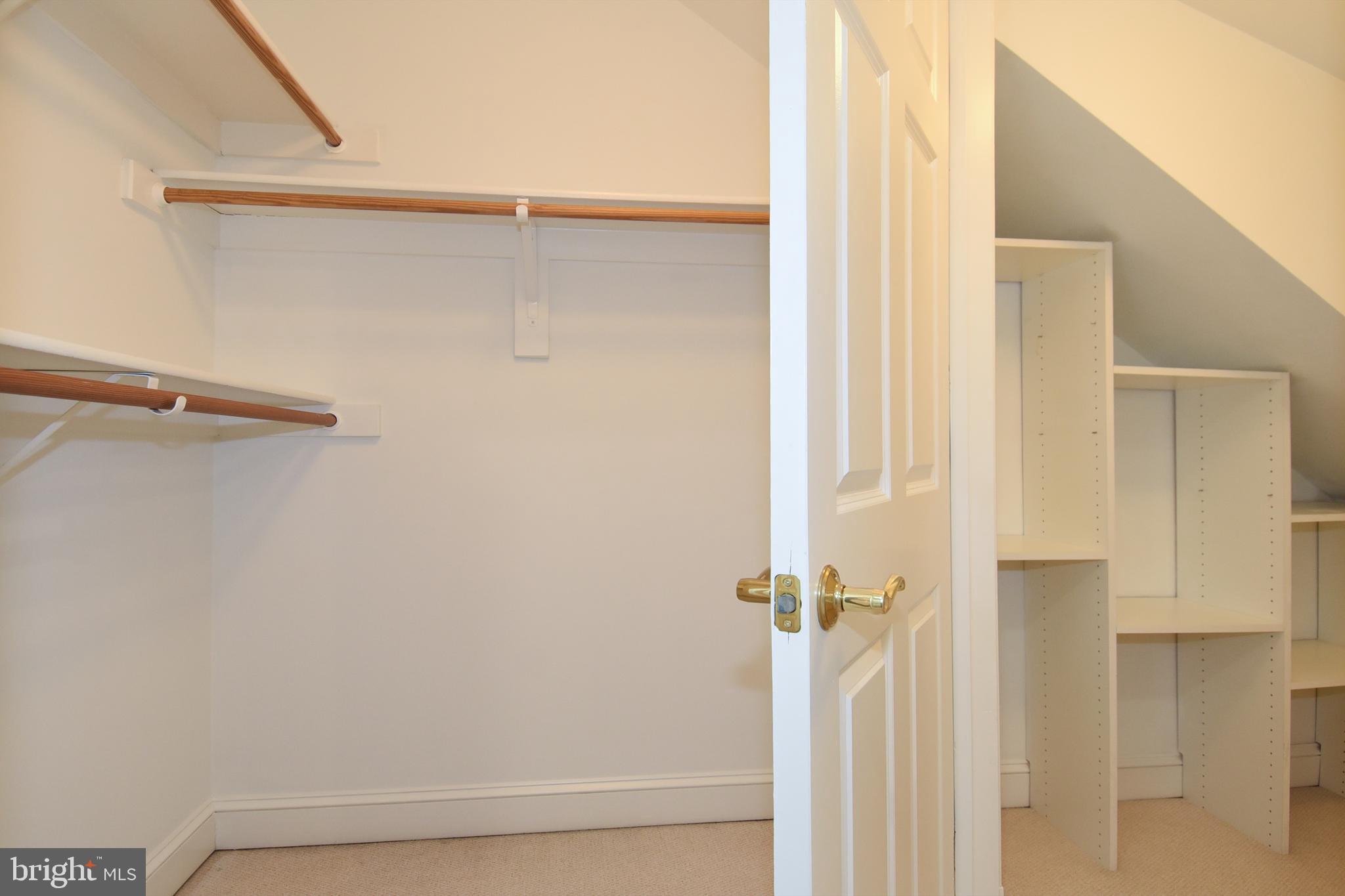 MCLEAN CREST - Residential Lease