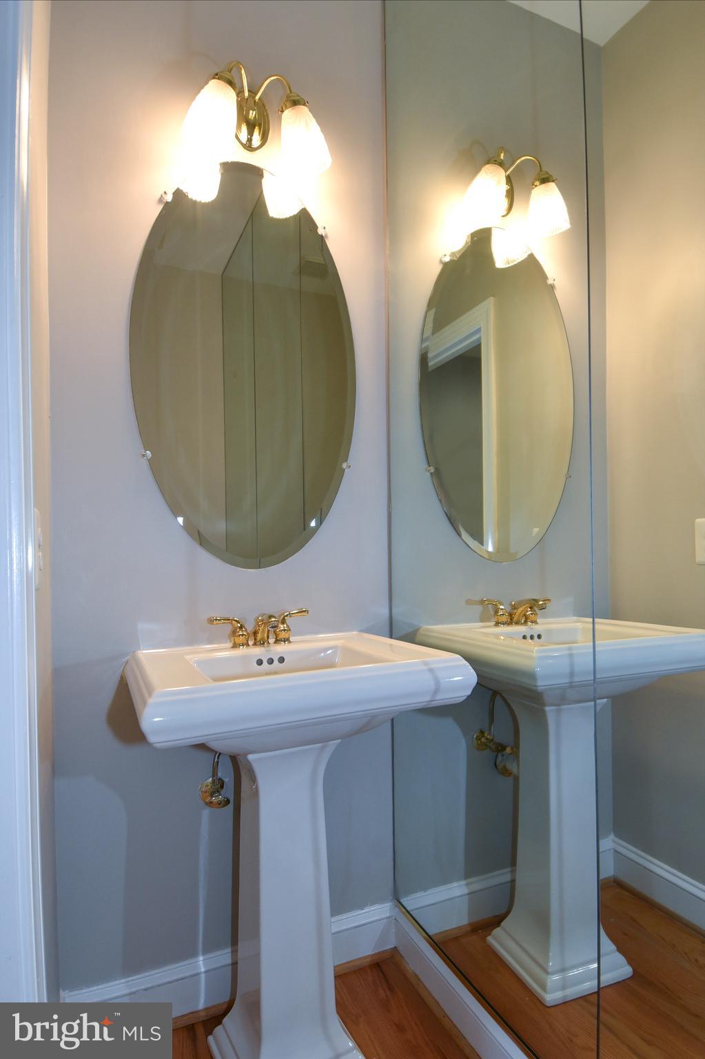 MCLEAN CREST - Residential Lease