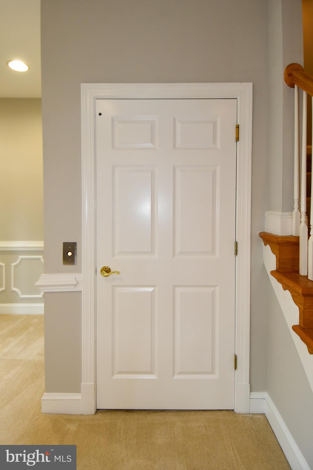 MCLEAN CREST - Residential Lease