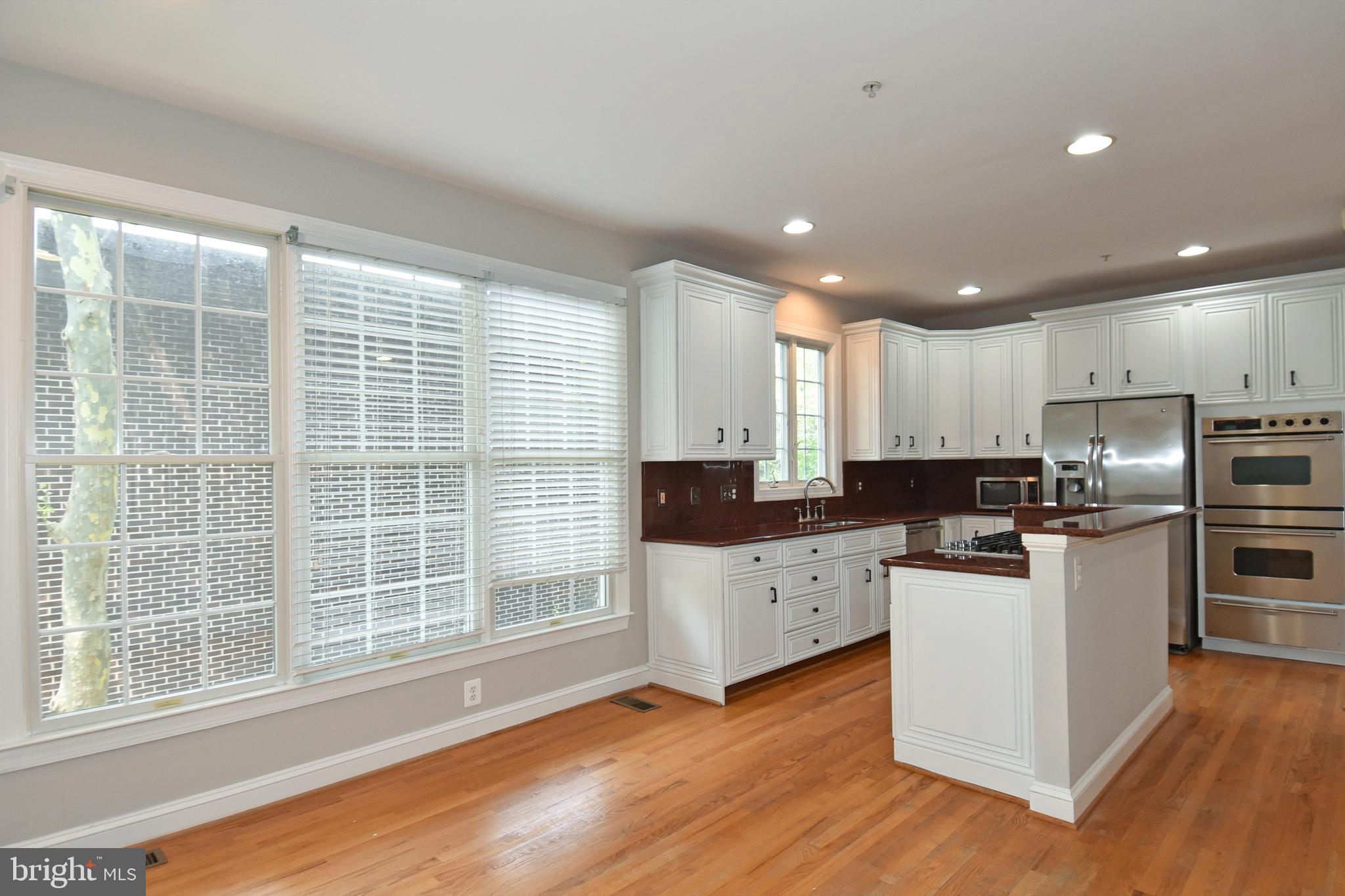 MCLEAN CREST - Residential Lease