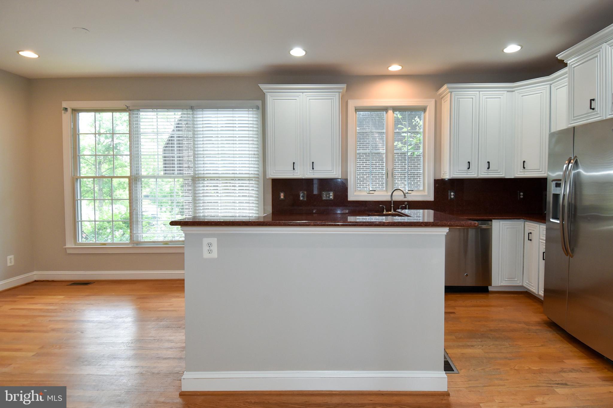 MCLEAN CREST - Residential Lease