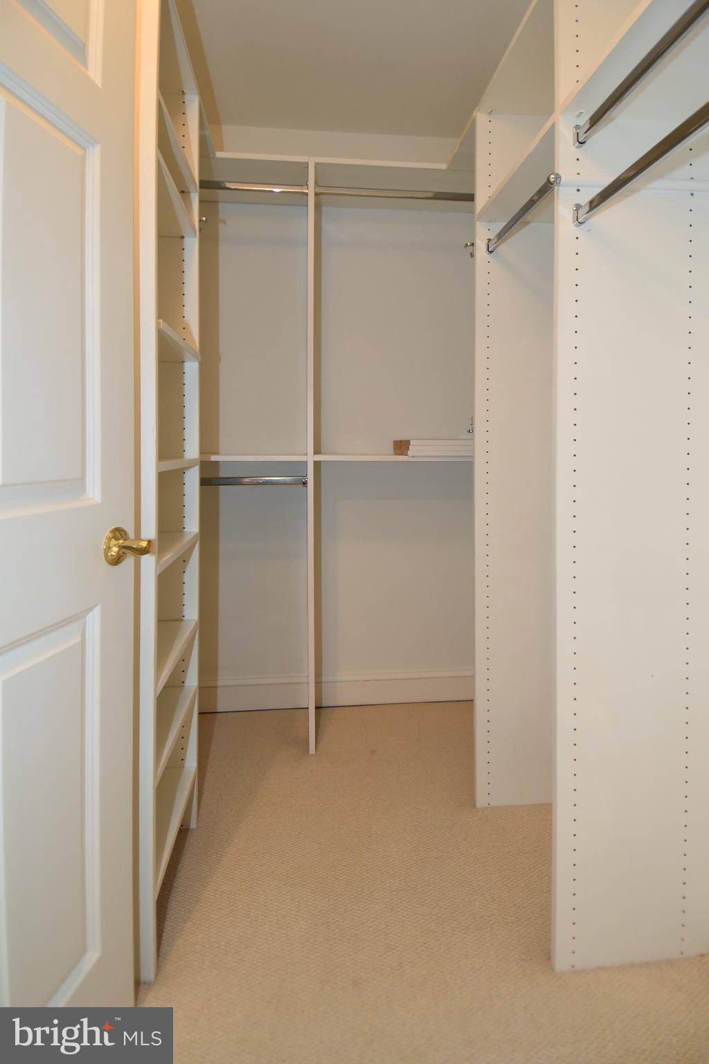 MCLEAN CREST - Residential Lease