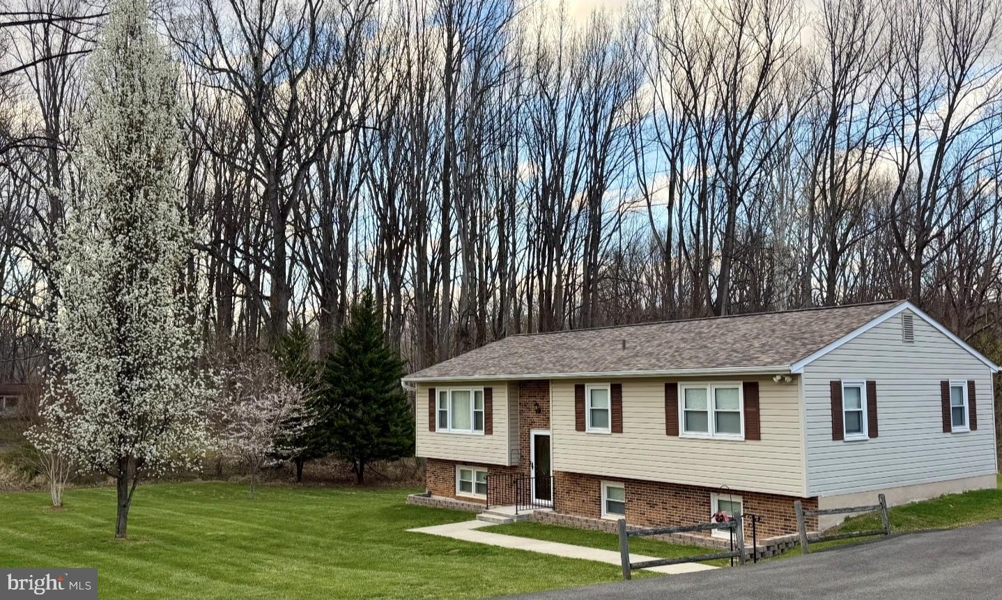 5632 RED MAPLE COURT