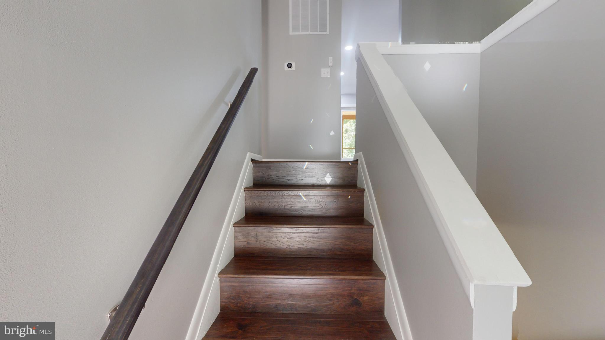 POPLAR WOODS - Residential