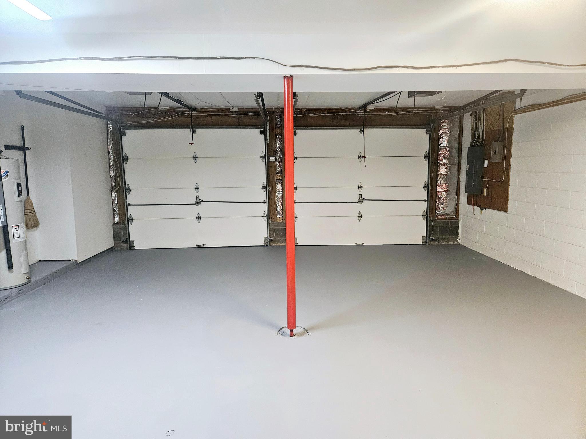 POPLAR WOODS - Residential