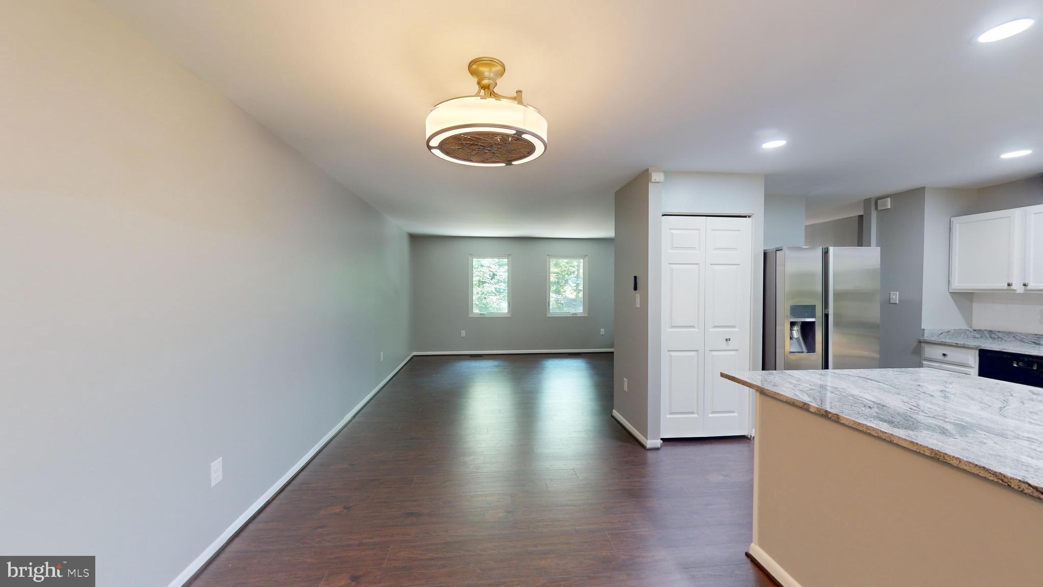 POPLAR WOODS - Residential