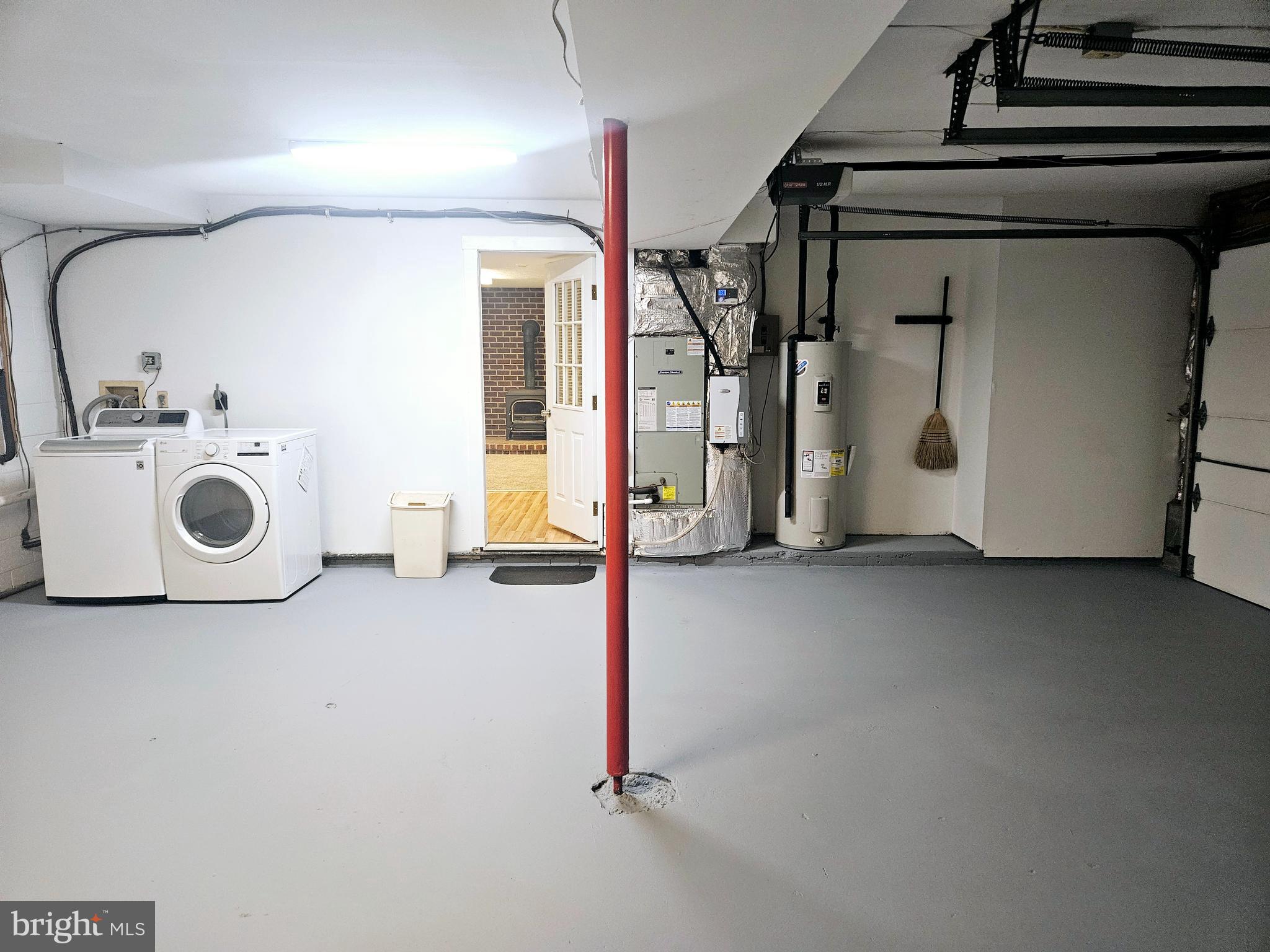 POPLAR WOODS - Residential